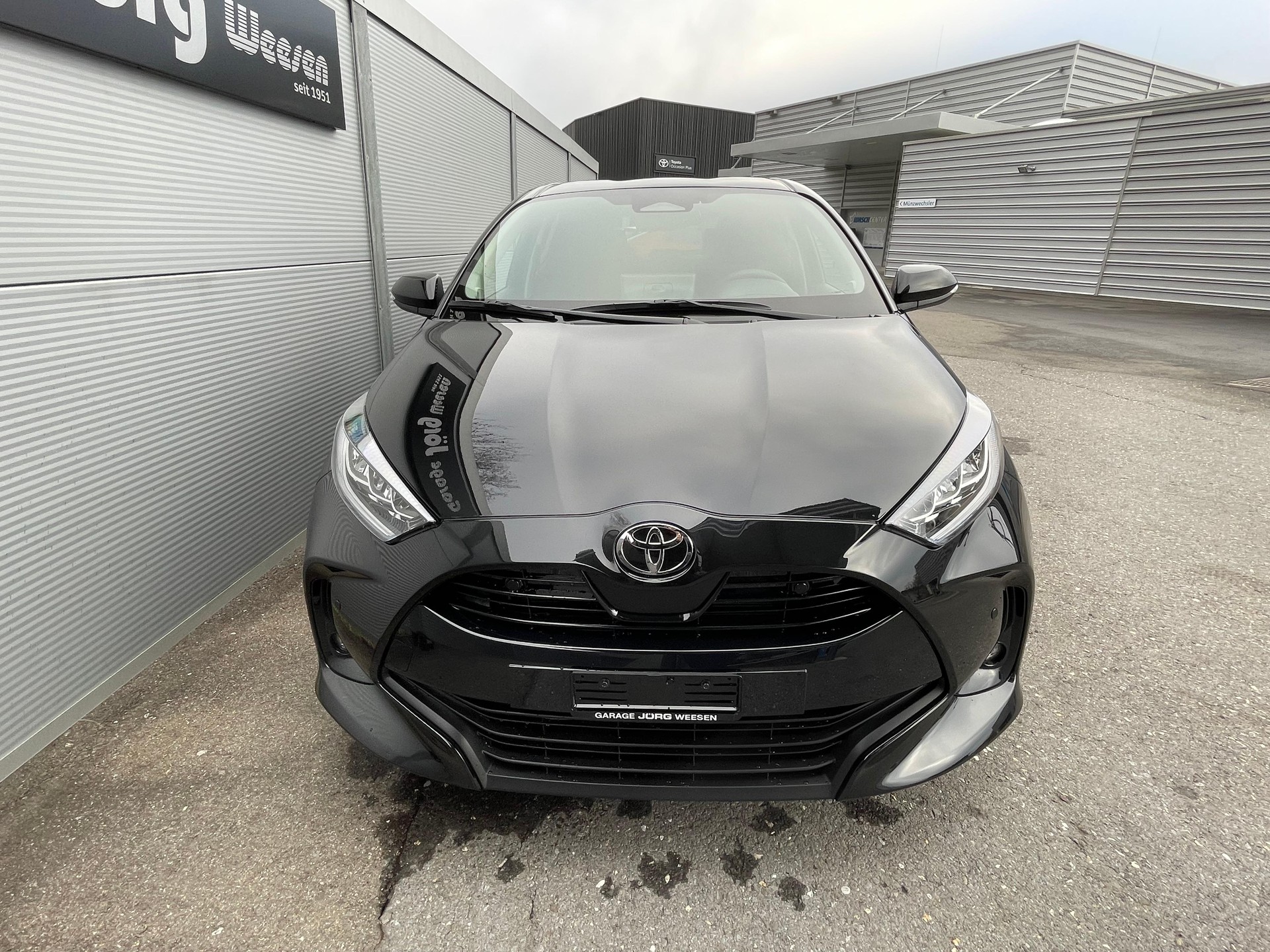 TOYOTA Yaris 1.5 VVT-i HSD Trend-image-1