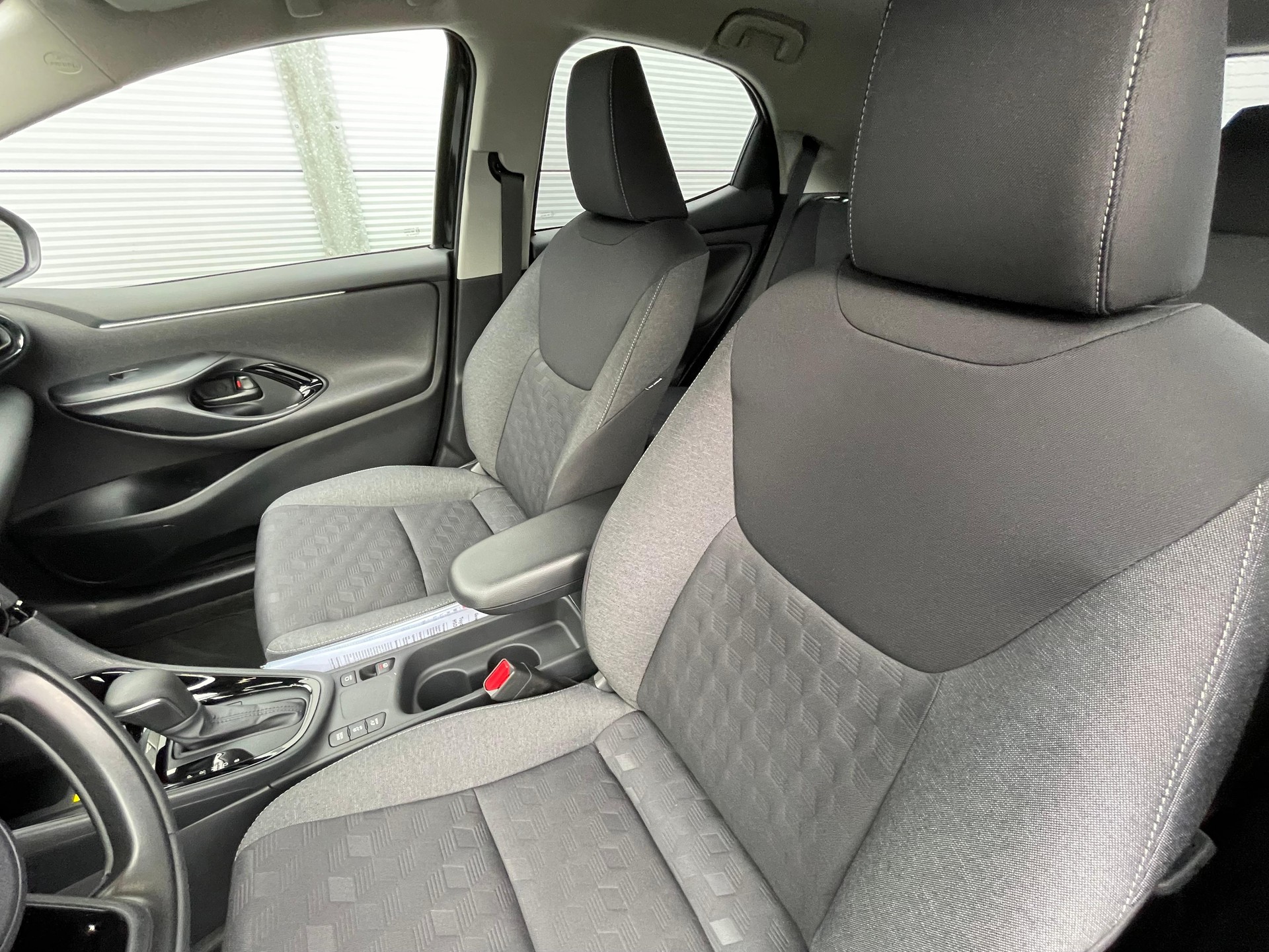 TOYOTA Yaris 1.5 VVT-i HSD Trend-image-10
