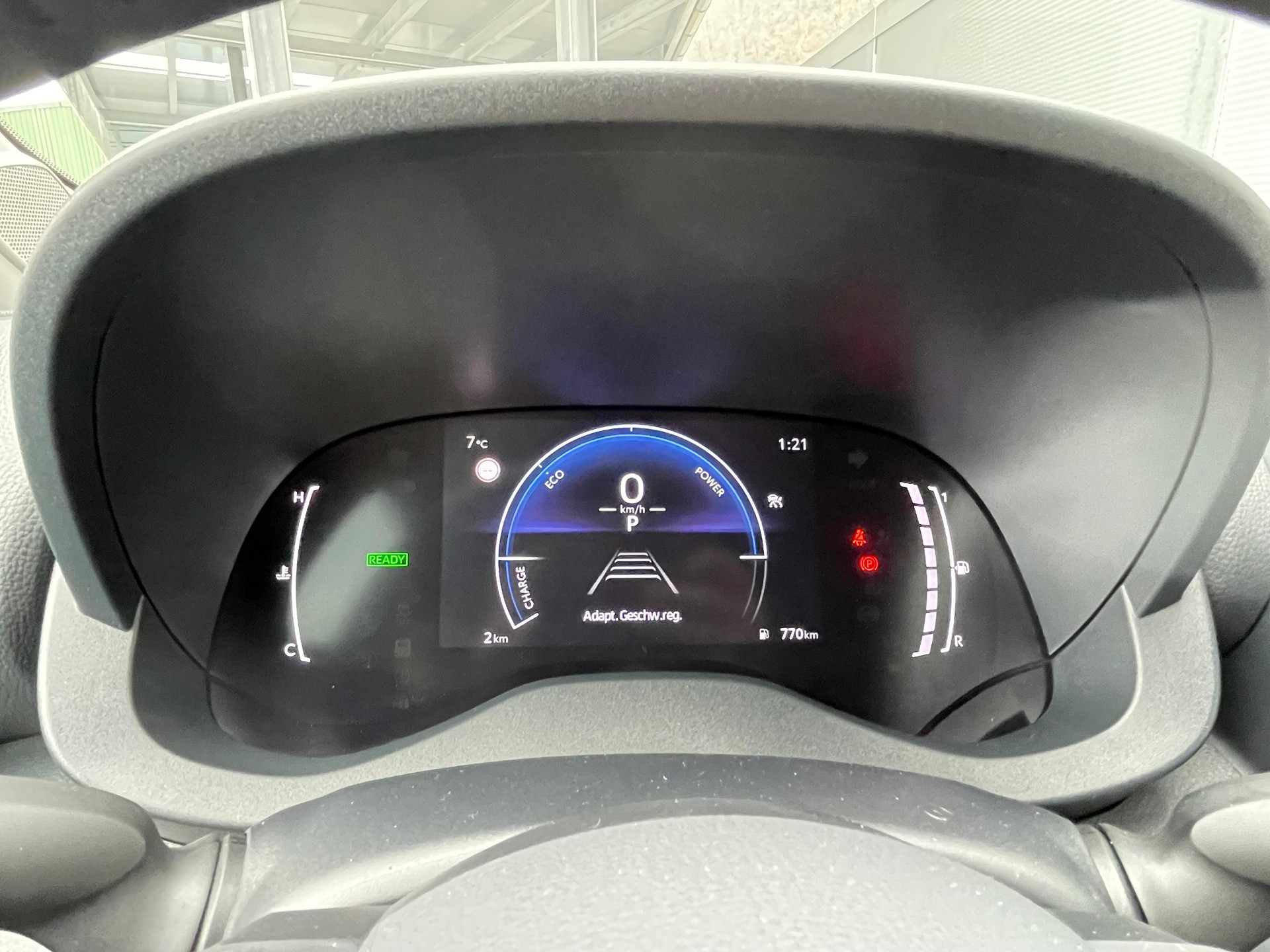 TOYOTA Yaris 1.5 VVT-i HSD Trend-image-14