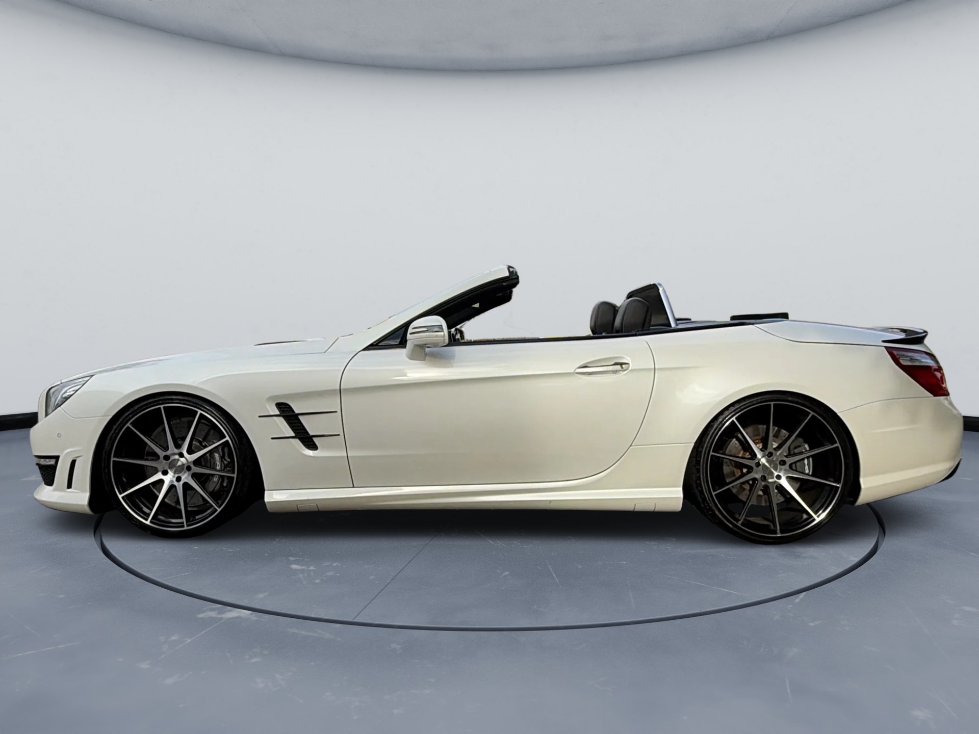 MERCEDES-BENZ SL 63 AMG Speedshift *Massage sitze*Sitzheizung/Belüftung*Harman/Kardon Soundsystem*Keyless go*Panorama*Magic Sky*-image-9