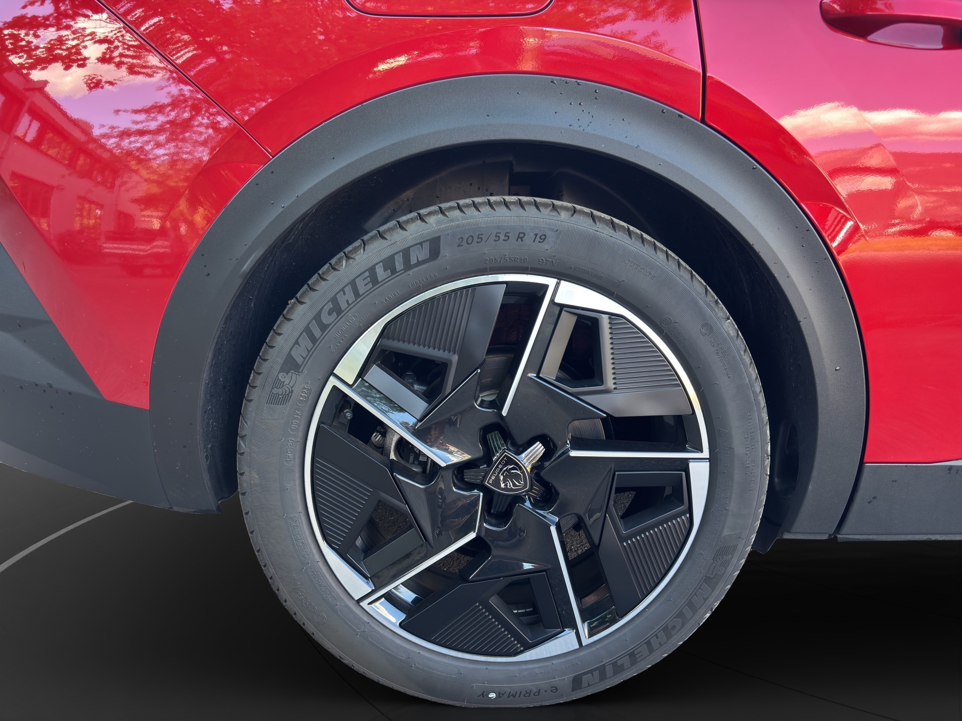 PEUGEOT 408 1.6 PHEV 180 GT-image-15