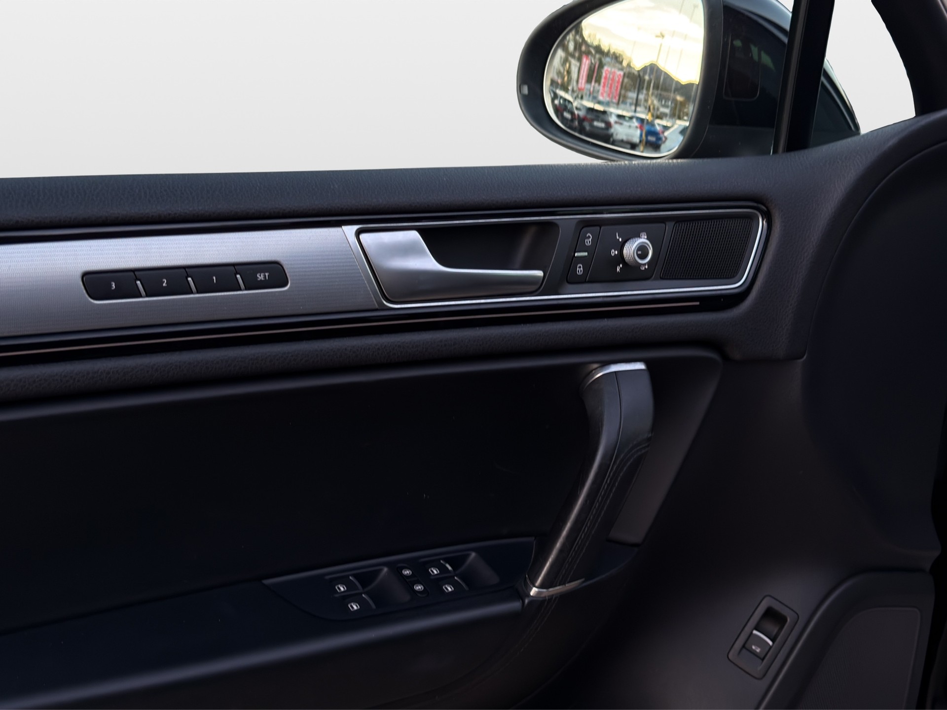 VW Touareg 3.0 TDI BlueMotion Technology Tiptronic*Frisch ab MFK,1 Jahr oder 20'000km Garantie auf Motor und Getriebe*-image-9