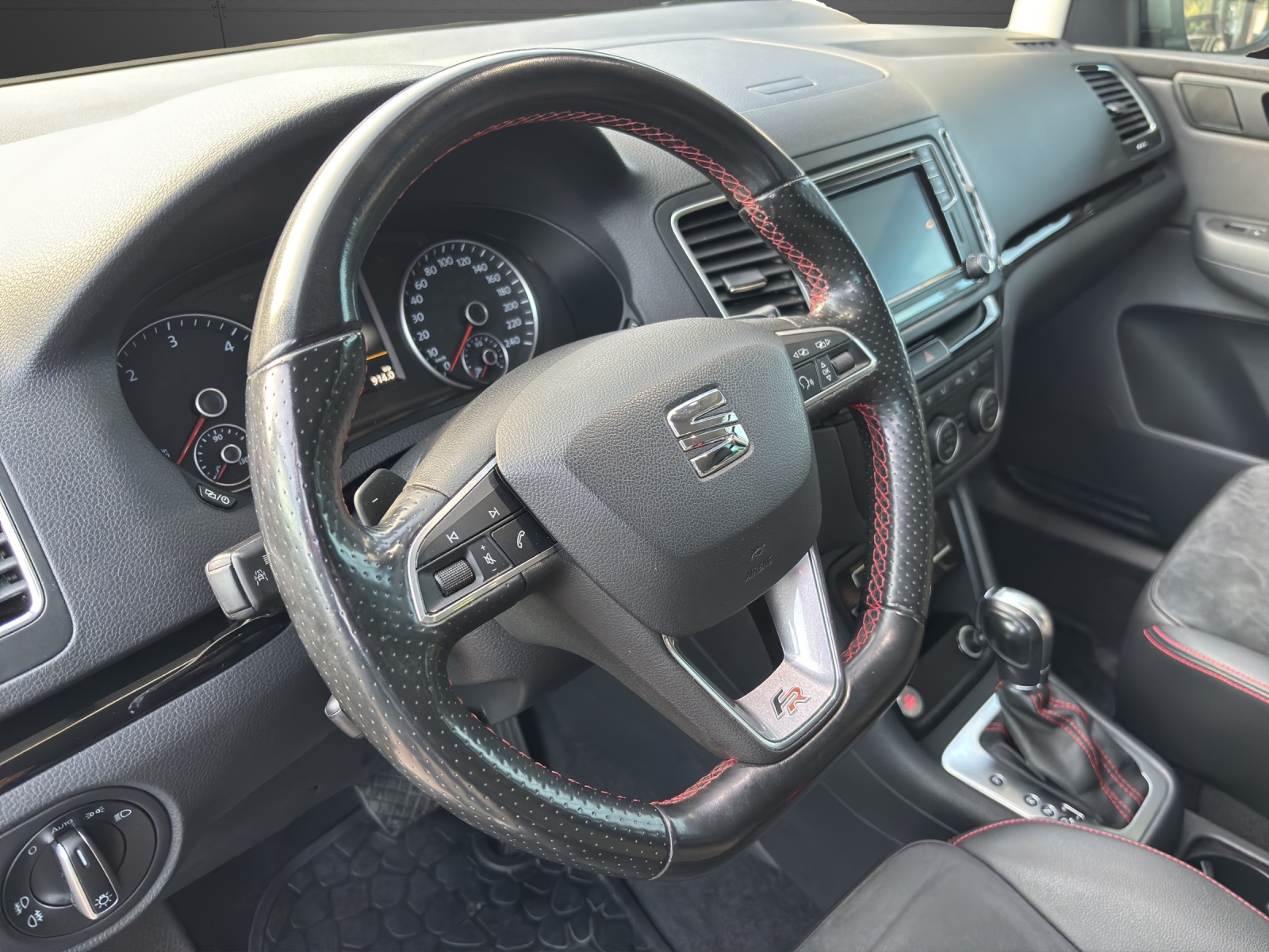 SEAT Alhambra 2.0 TDI 4Drive SWISS FR-image-3