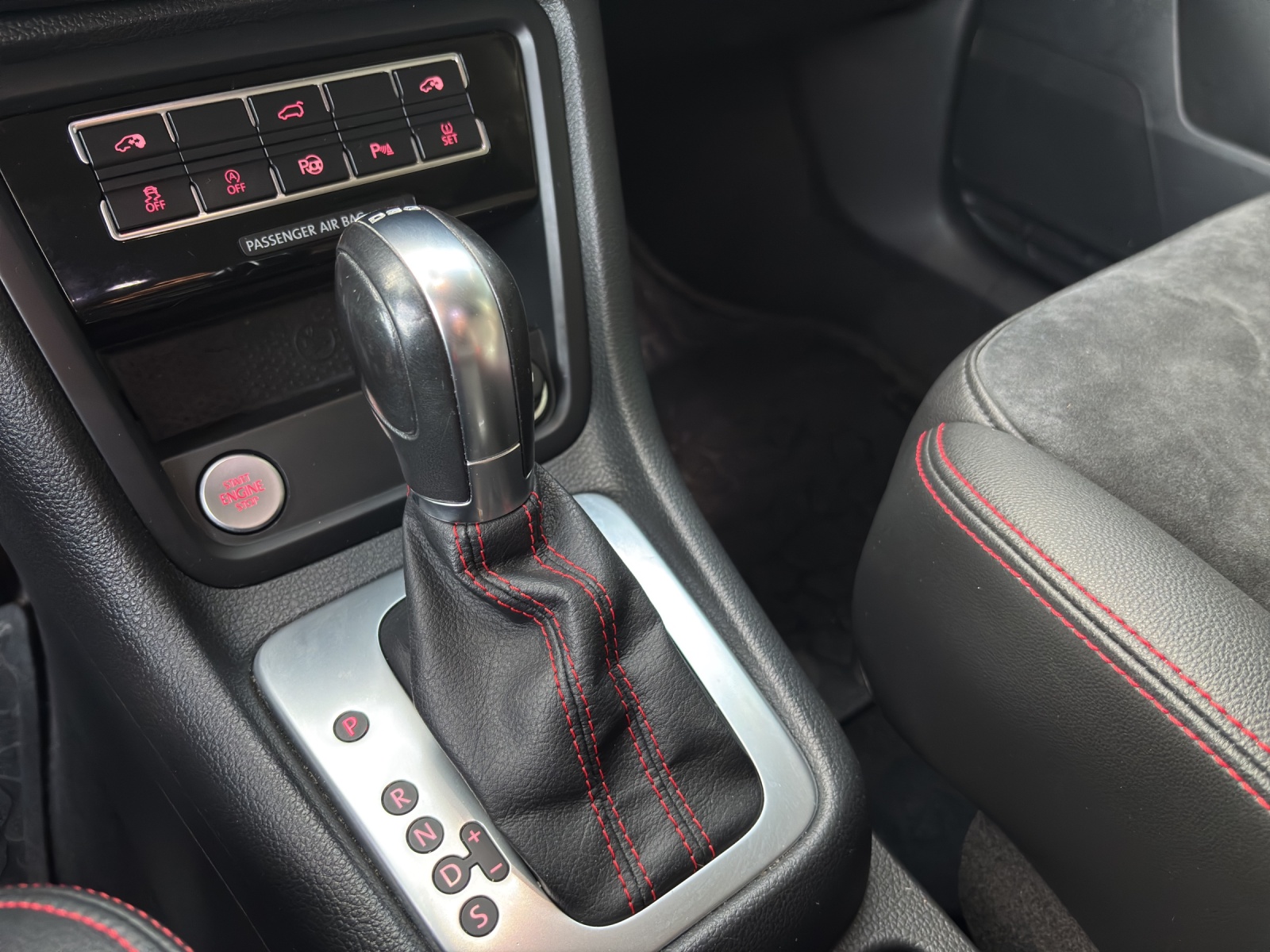 SEAT Alhambra 2.0 TDI 4Drive SWISS FR-image-5