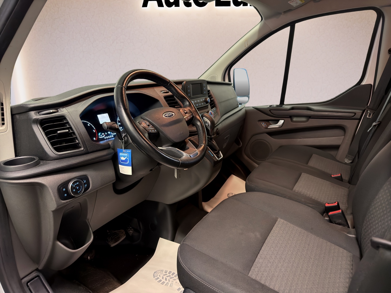 FORD Transit Custom 320 L1H1 Trend A-image-8