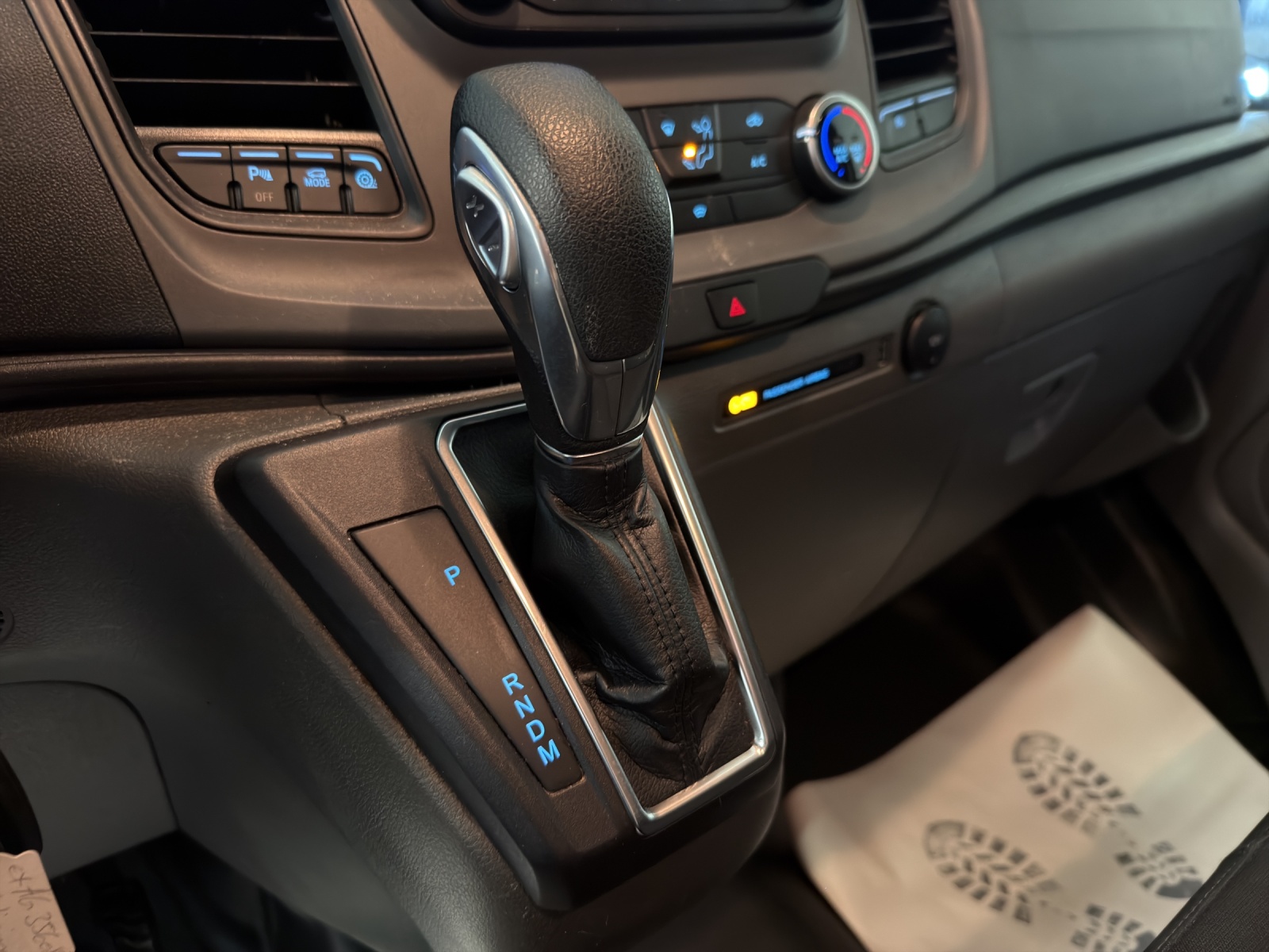 FORD Transit Custom 320 L1H1 Trend A-image-11