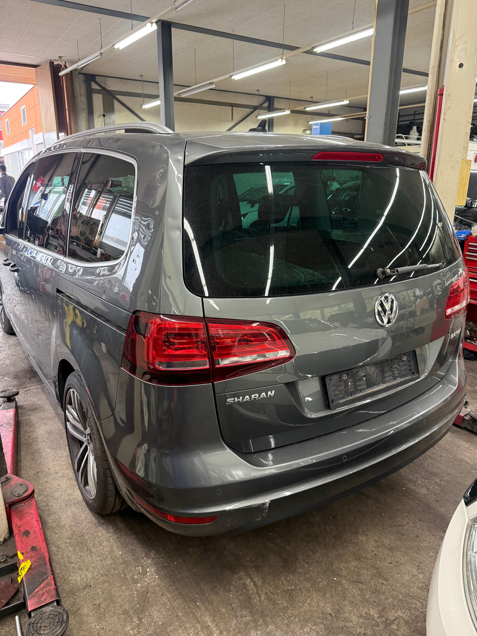 VW Sharan 2.0 TDI BMT Comfortline DSG-image-4