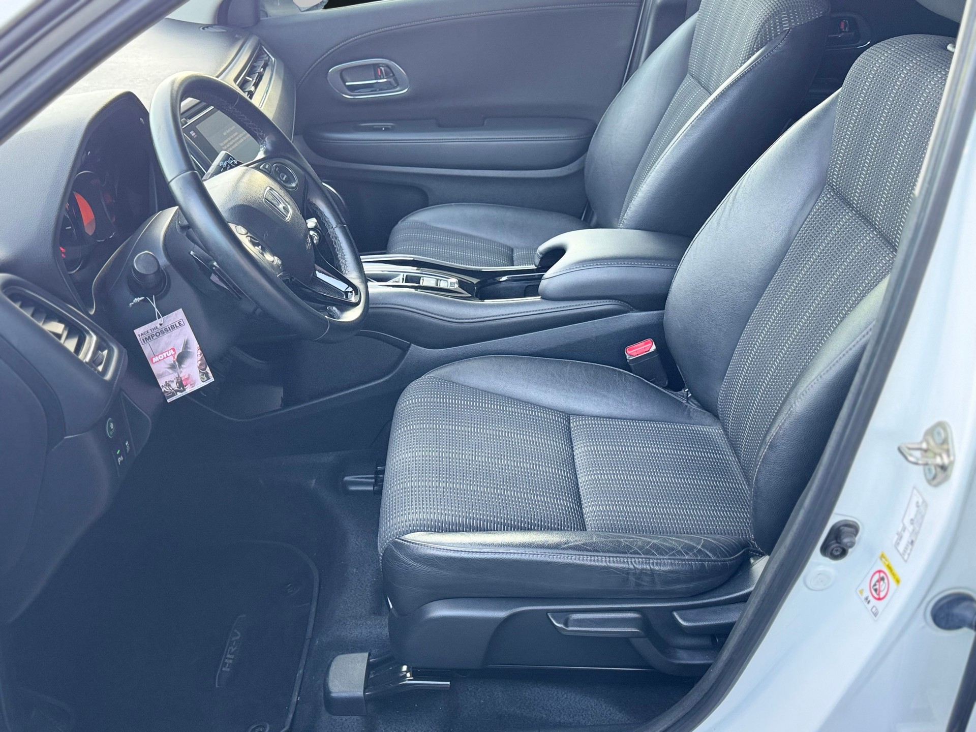 HONDA HR-V 1.5i-VTEC Executive CVT-image-9