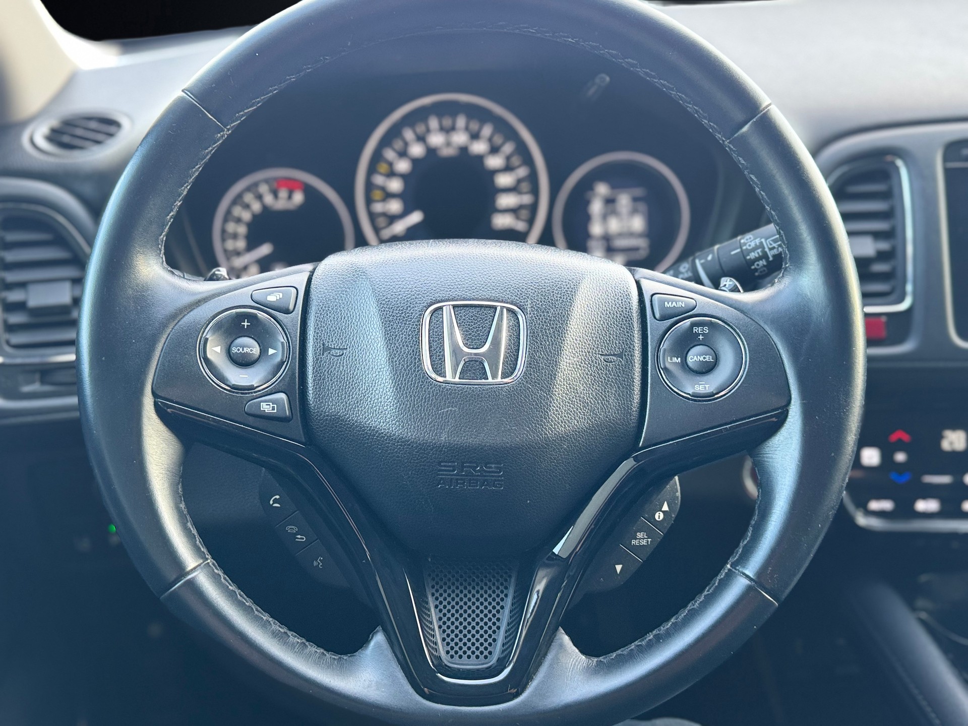 HONDA HR-V 1.5i-VTEC Executive CVT-image-12