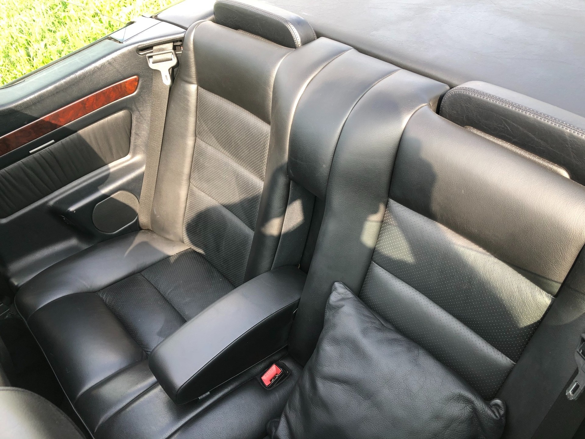 MERCEDES-BENZ 300 CE-24 Cabrio-image-6