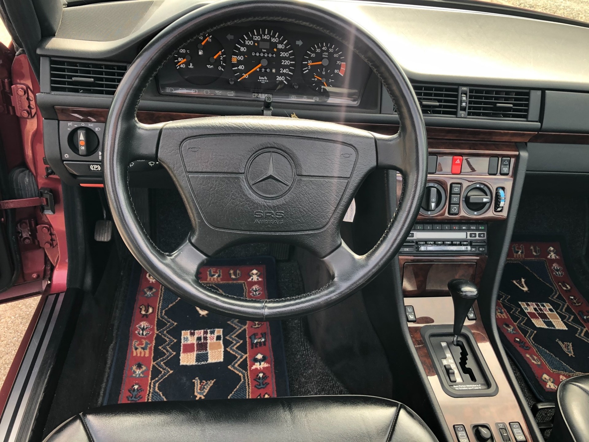 MERCEDES-BENZ 300 CE-24 Cabrio-image-8