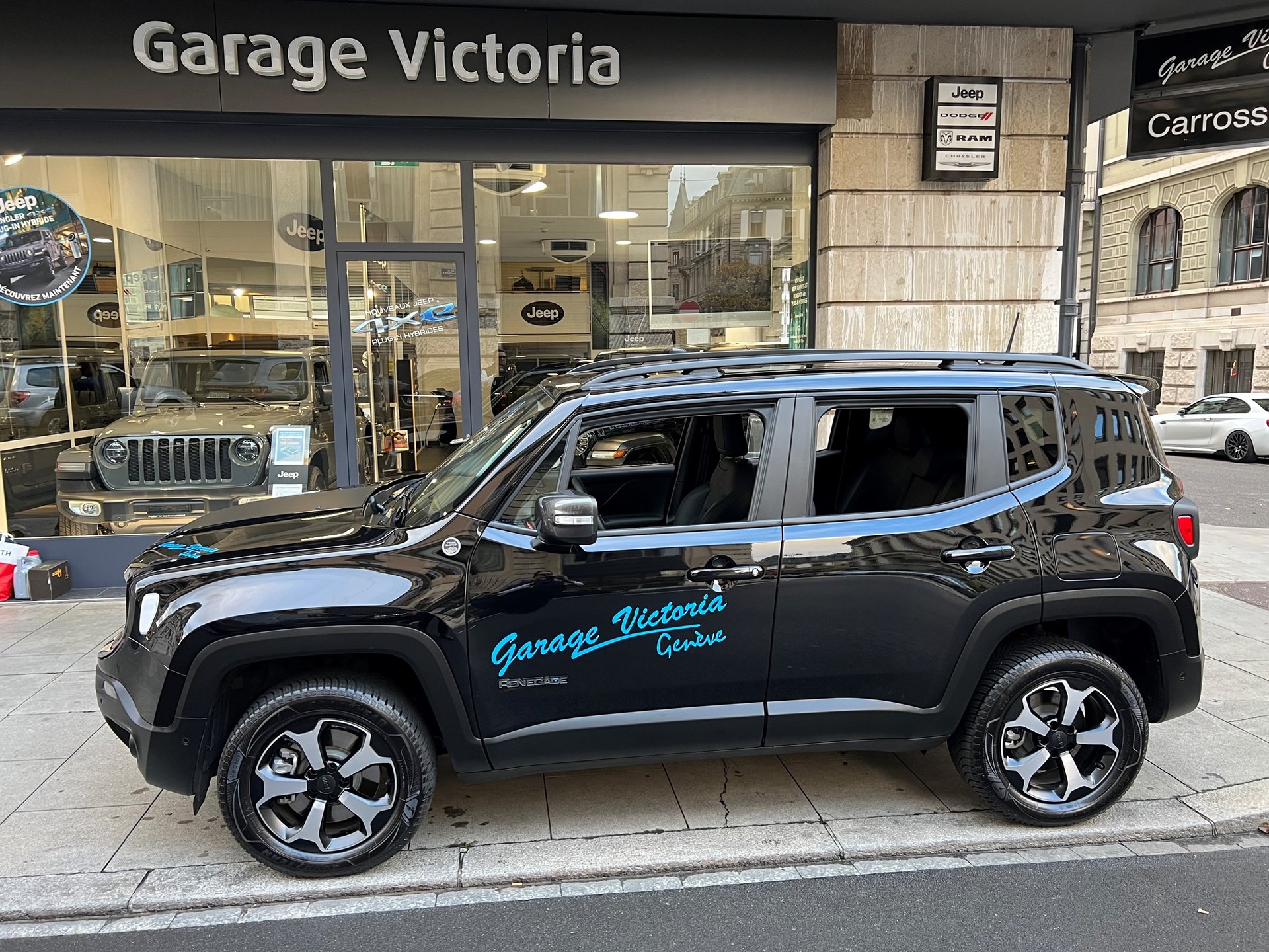 JEEP Renegade 1.3 T PHEV Trailhawk Plus AWD-image-1