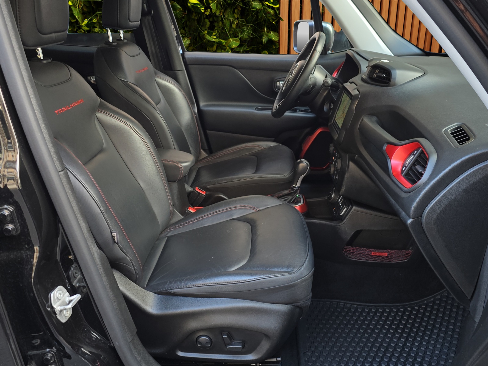 JEEP Renegade 1.3 T PHEV Trailhawk Plus AWD-image-15