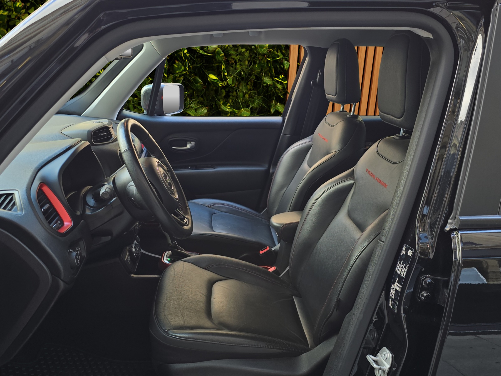 JEEP Renegade 1.3 T PHEV Trailhawk Plus AWD-image-8