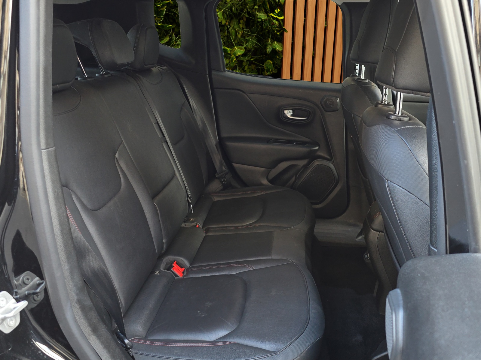 JEEP Renegade 1.3 T PHEV Trailhawk Plus AWD-image-16