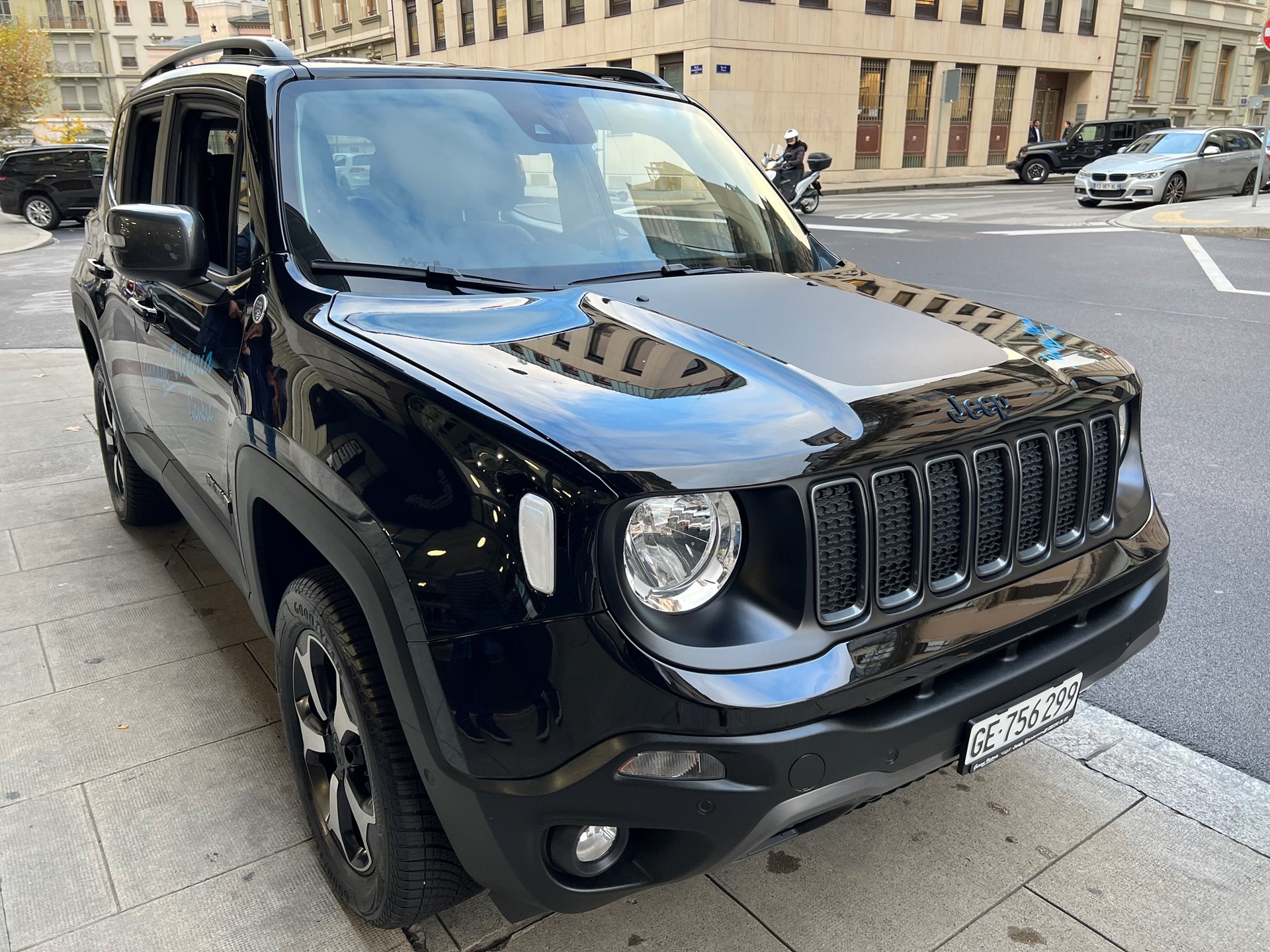 JEEP Renegade 1.3 T PHEV Trailhawk Plus AWD-image-2
