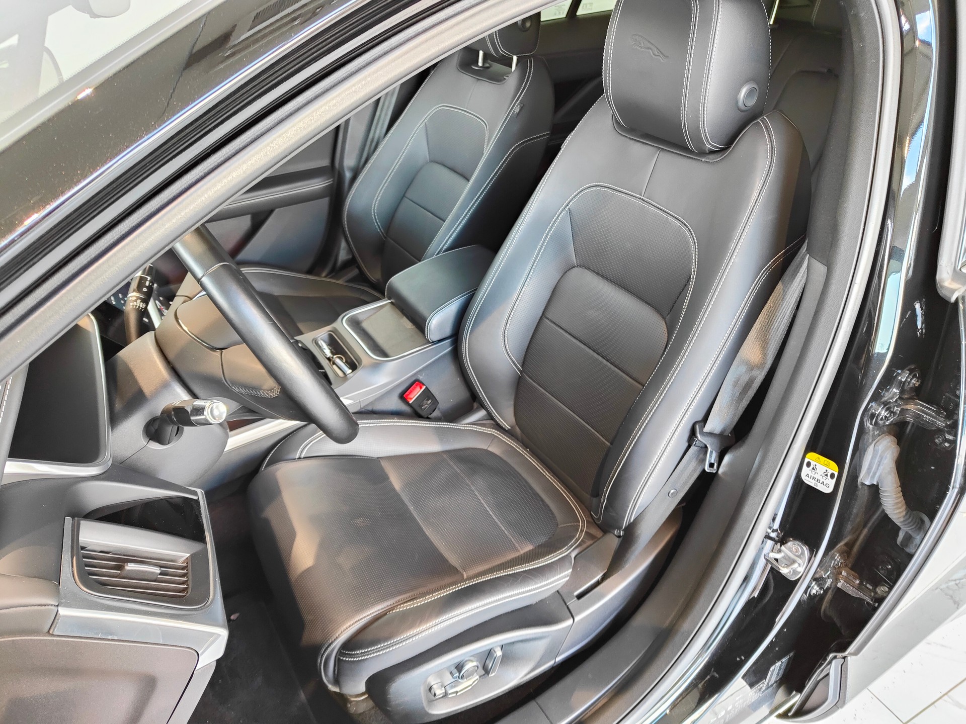 JAGUAR I-Pace EV400 HSE AWD-image-3