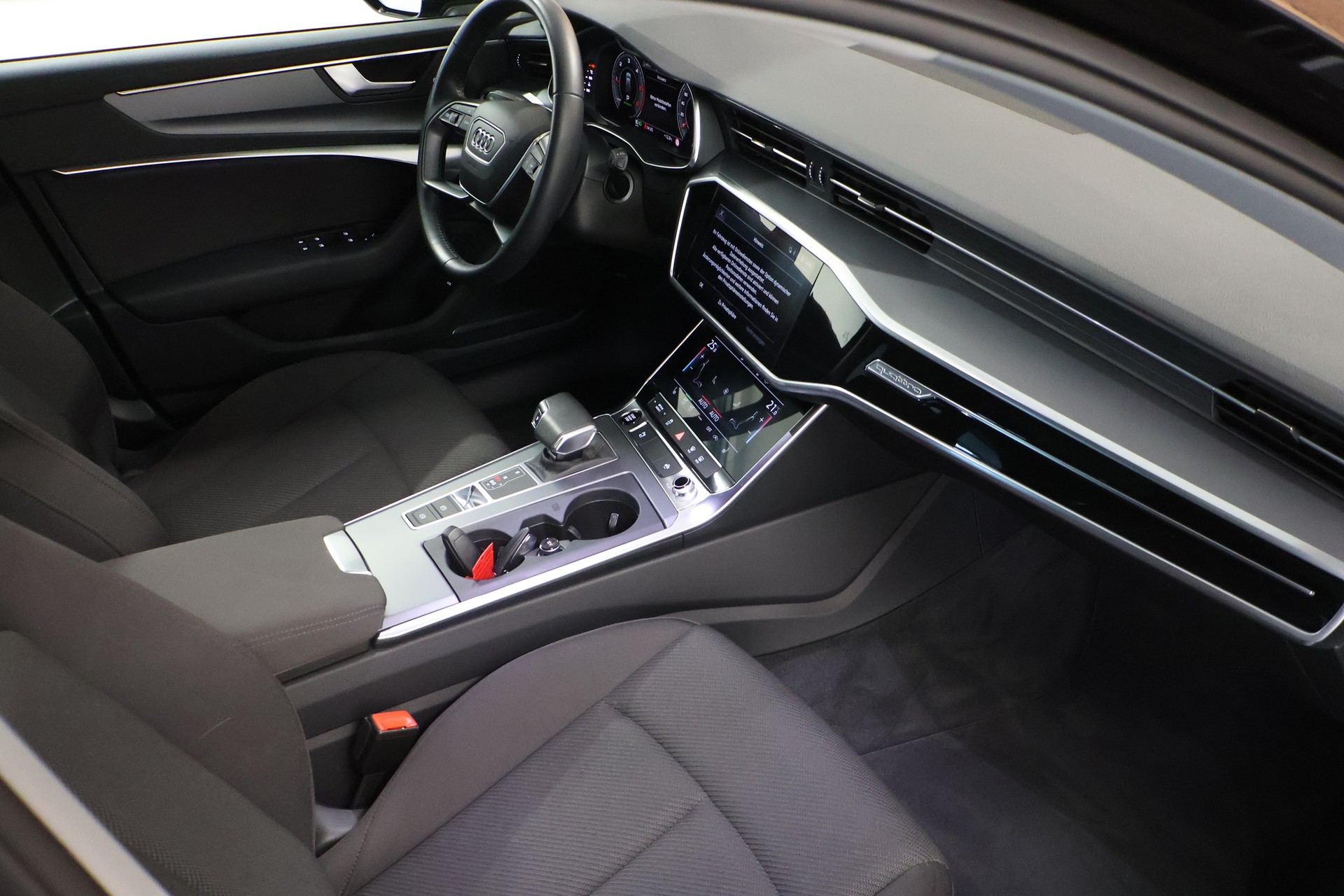 AUDI A6 Avant 40 TDI Sport Attraction quattro S-tronic-image-14