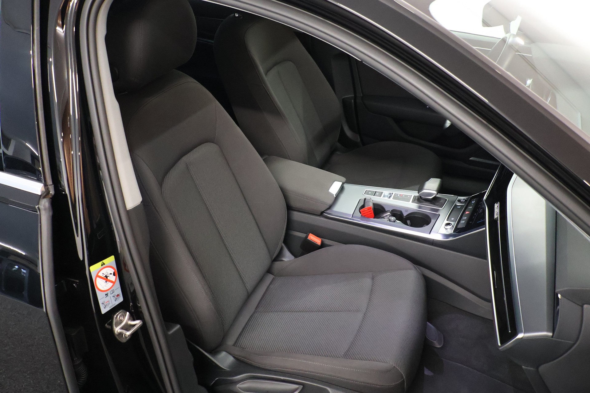 AUDI A6 Avant 40 TDI Sport Attraction quattro S-tronic-image-15