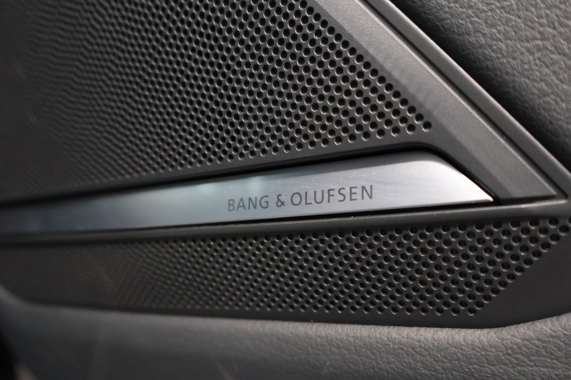 AUDI A6 Avant 40 TDI Sport Attraction quattro S-tronic-image-27