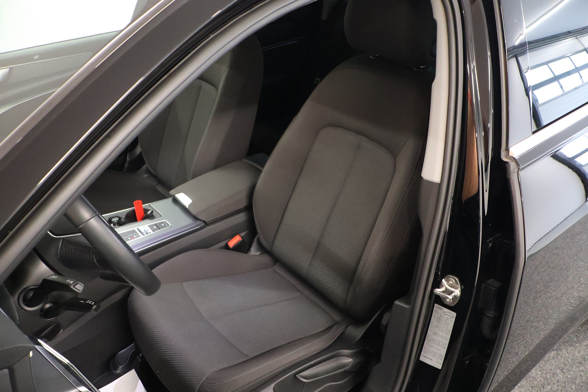 AUDI A6 Avant 40 TDI Sport Attraction quattro S-tronic-image-10
