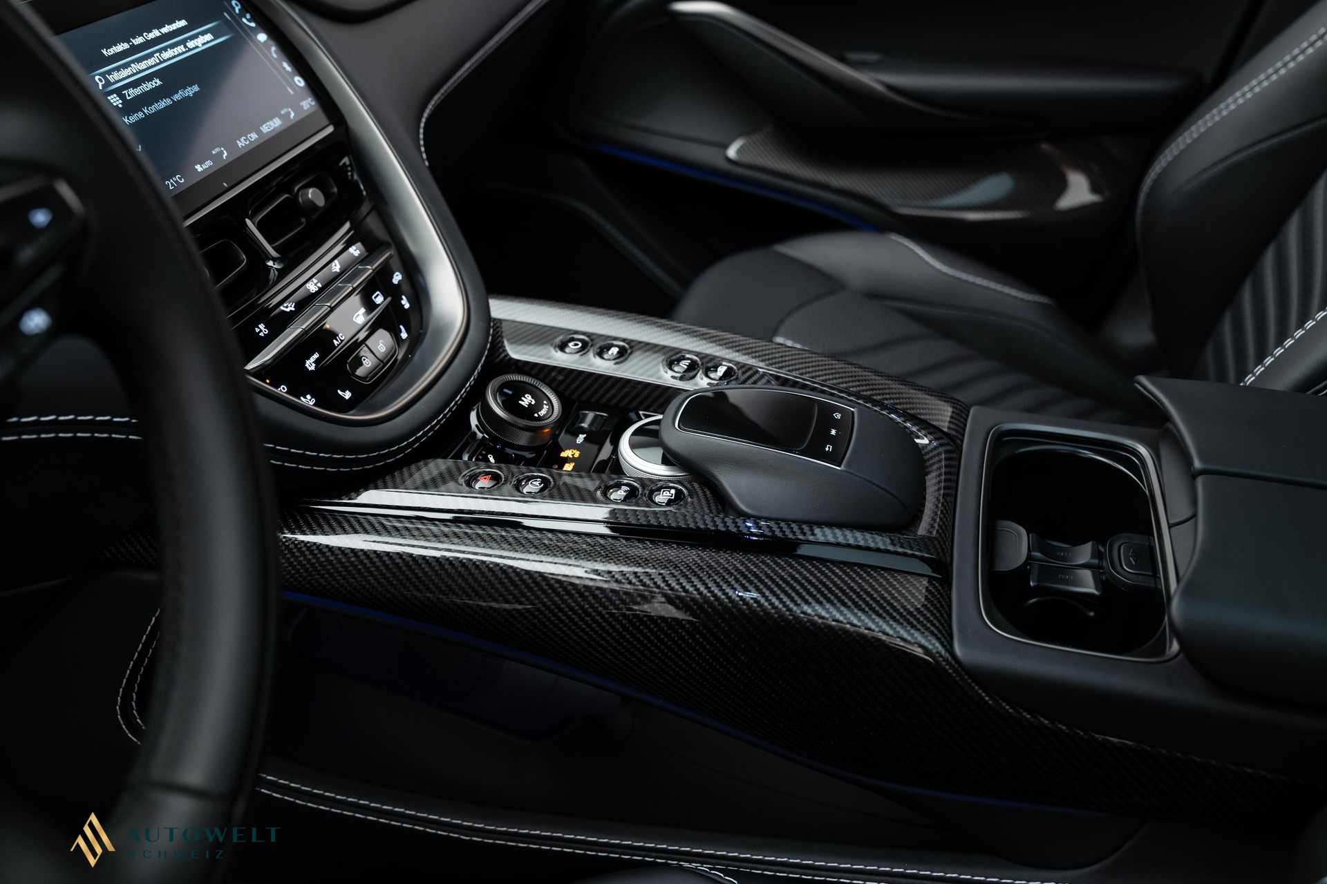 ASTON MARTIN DBX 707-image-18