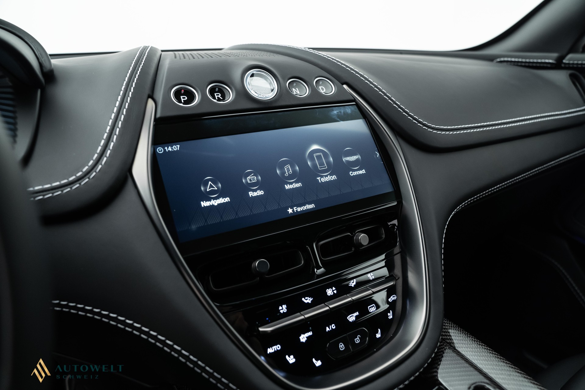 ASTON MARTIN DBX 707-image-9