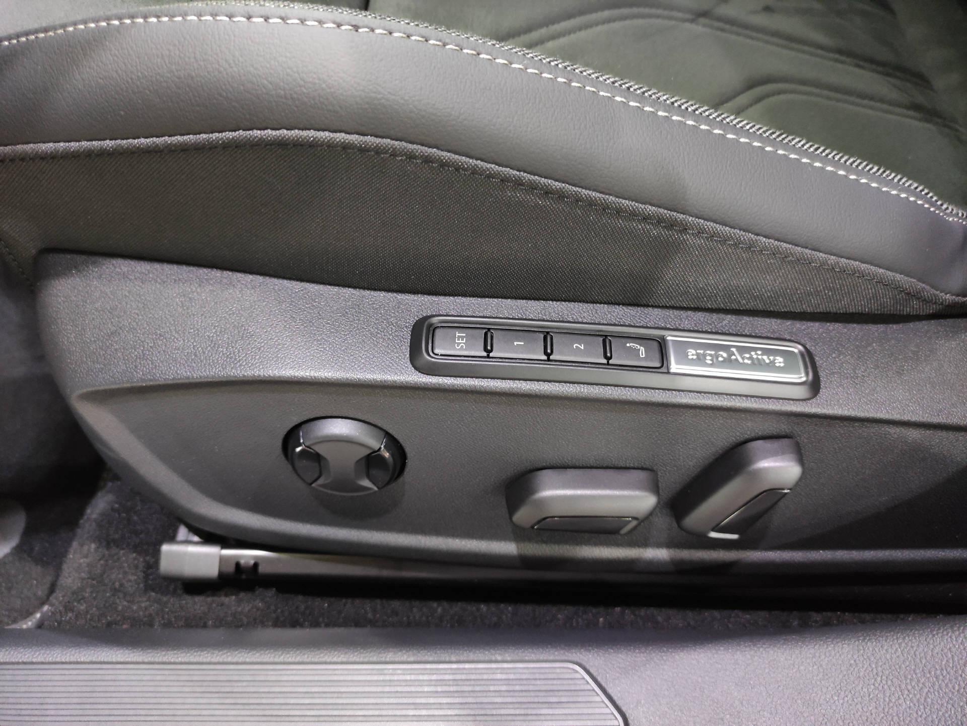 VW Golf VIII Variant 1.5 eTSI Style DSG "Facelift"-image-3