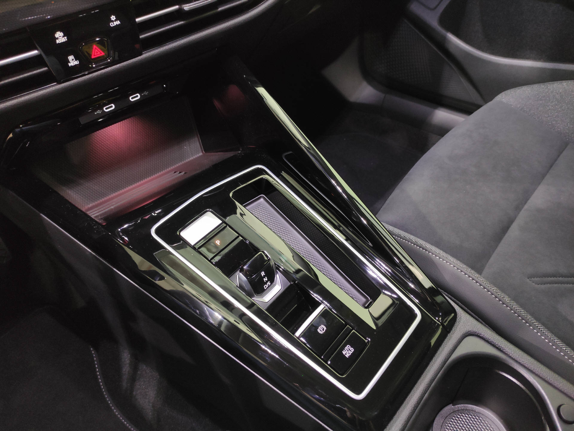 VW Golf VIII Variant 1.5 eTSI Style DSG "Facelift"-image-10