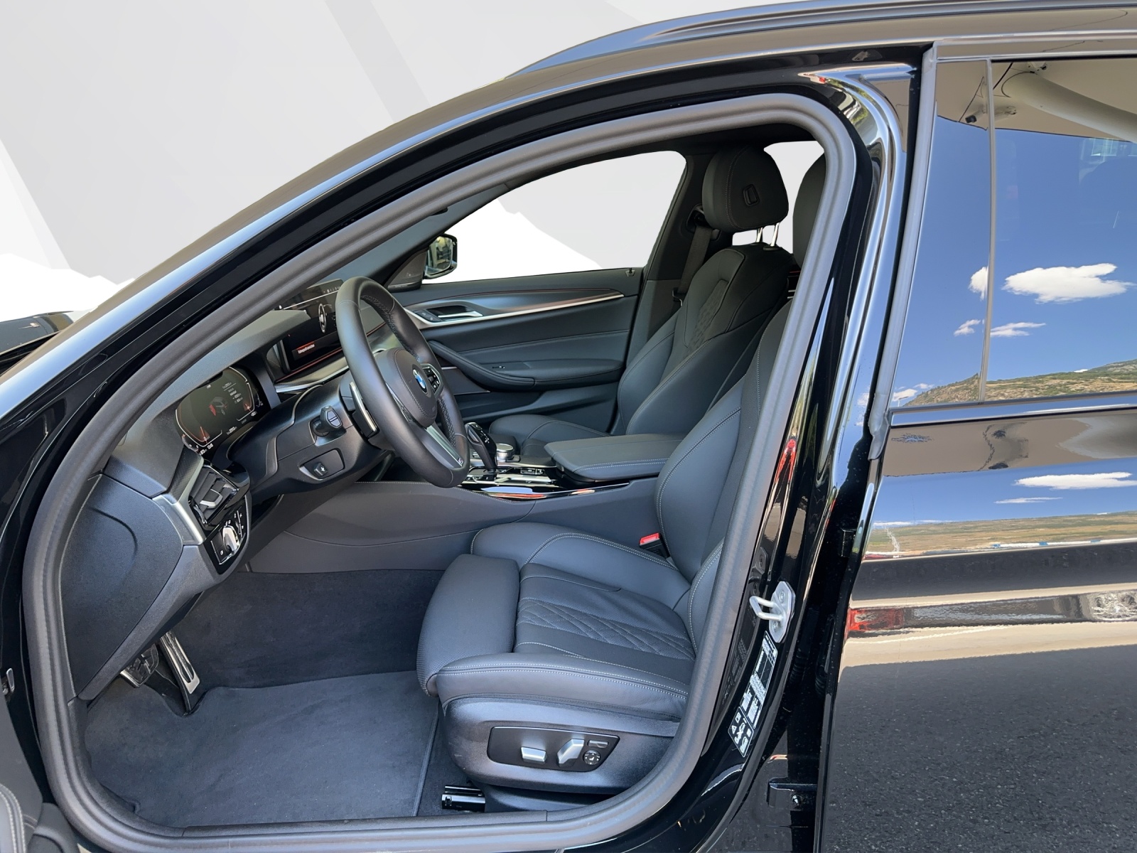BMW 520d xDrive Touring-image-8