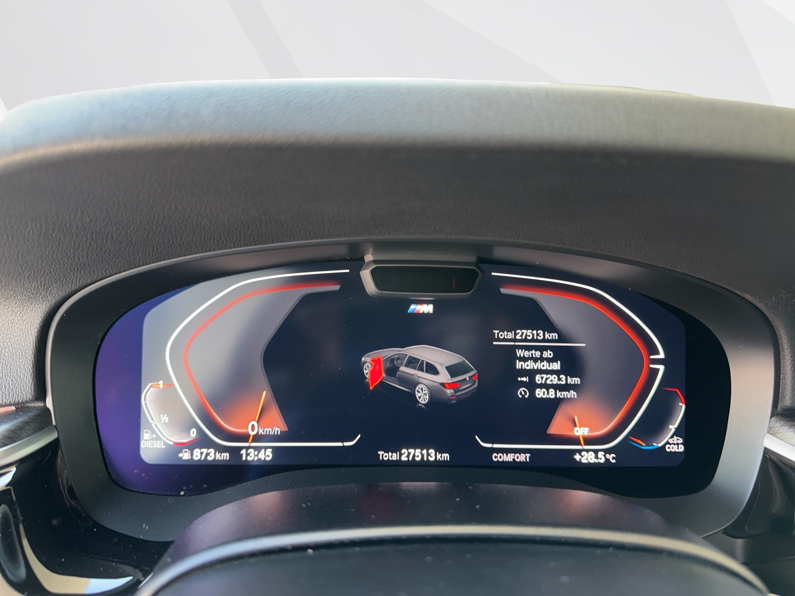 BMW 520d xDrive Touring-image-11