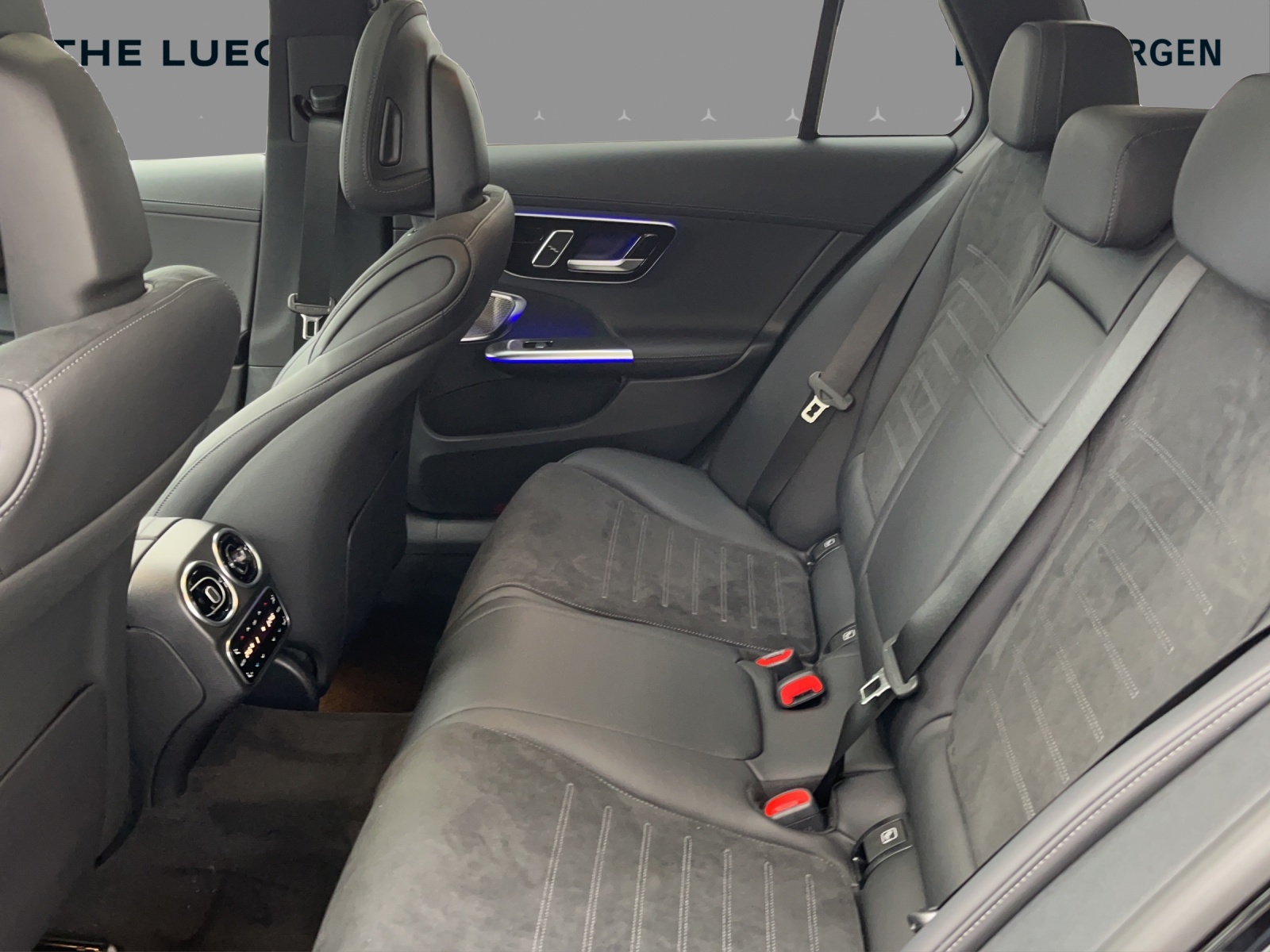MERCEDES-BENZ C 300 T 4Matic AMG Line-image-11