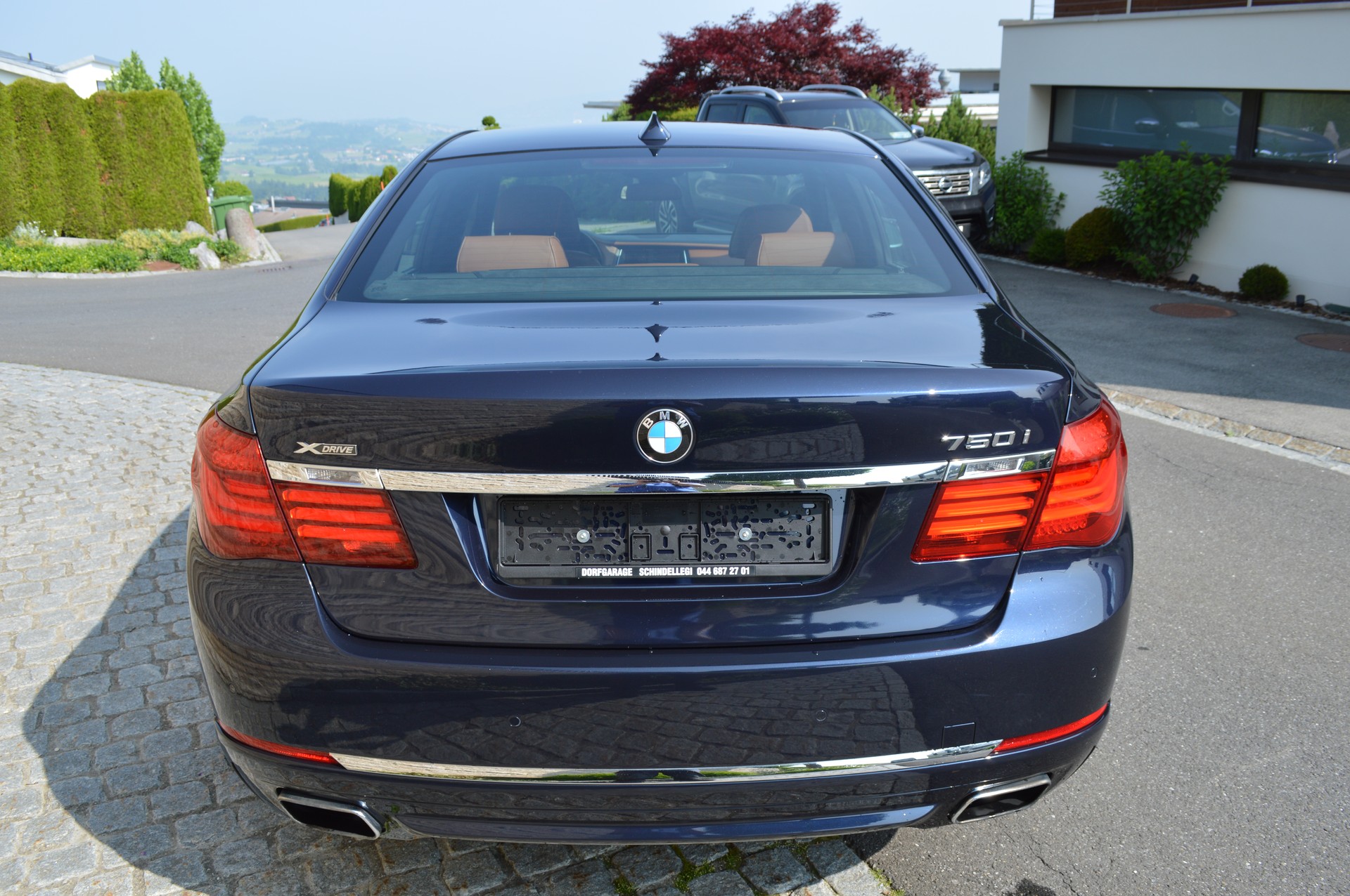 BMW 750i xDrive-image-5