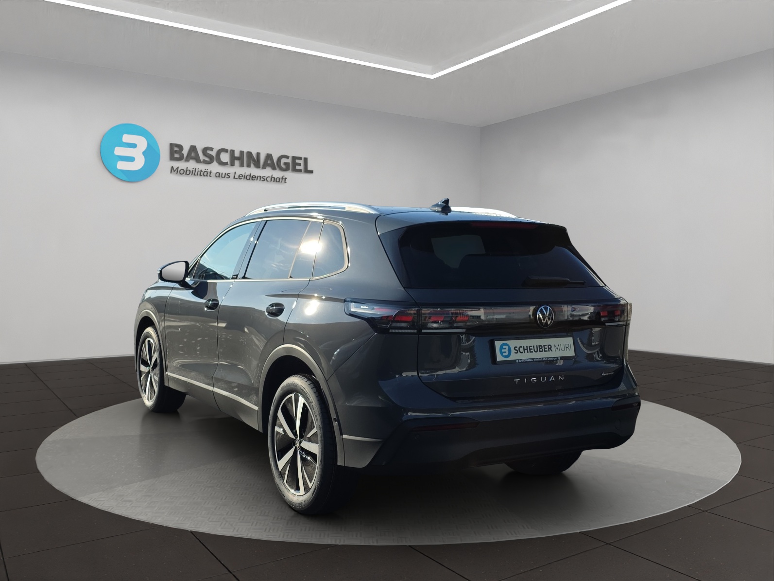 VW Tiguan 2.0 TSI DSG United 4Motion-image-2