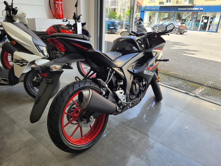 SUZUKI GSX-R 125-showroom-element-2