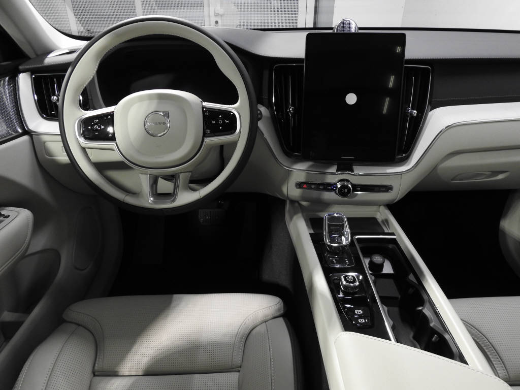 VOLVO XC60 2.0 T8 TE Ultra Bright eAWD-image-8