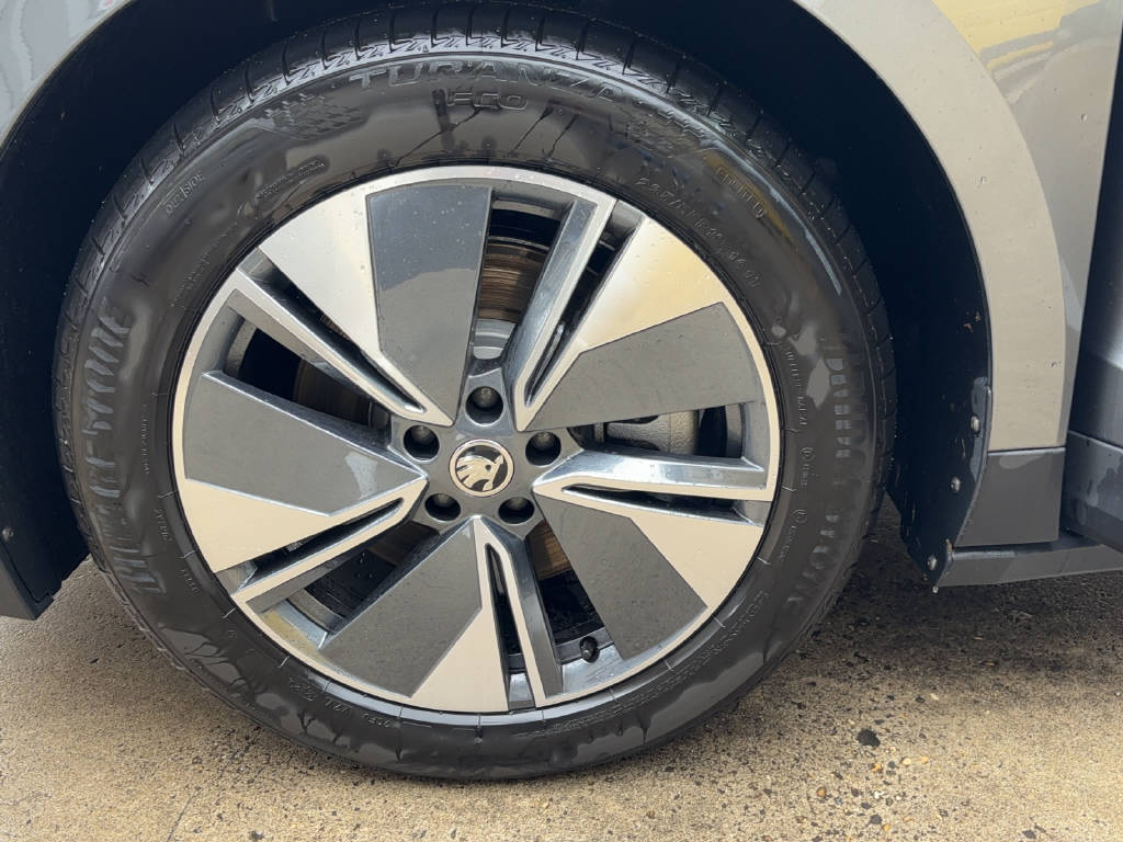 SKODA Enyaq iV 80x-image-10
