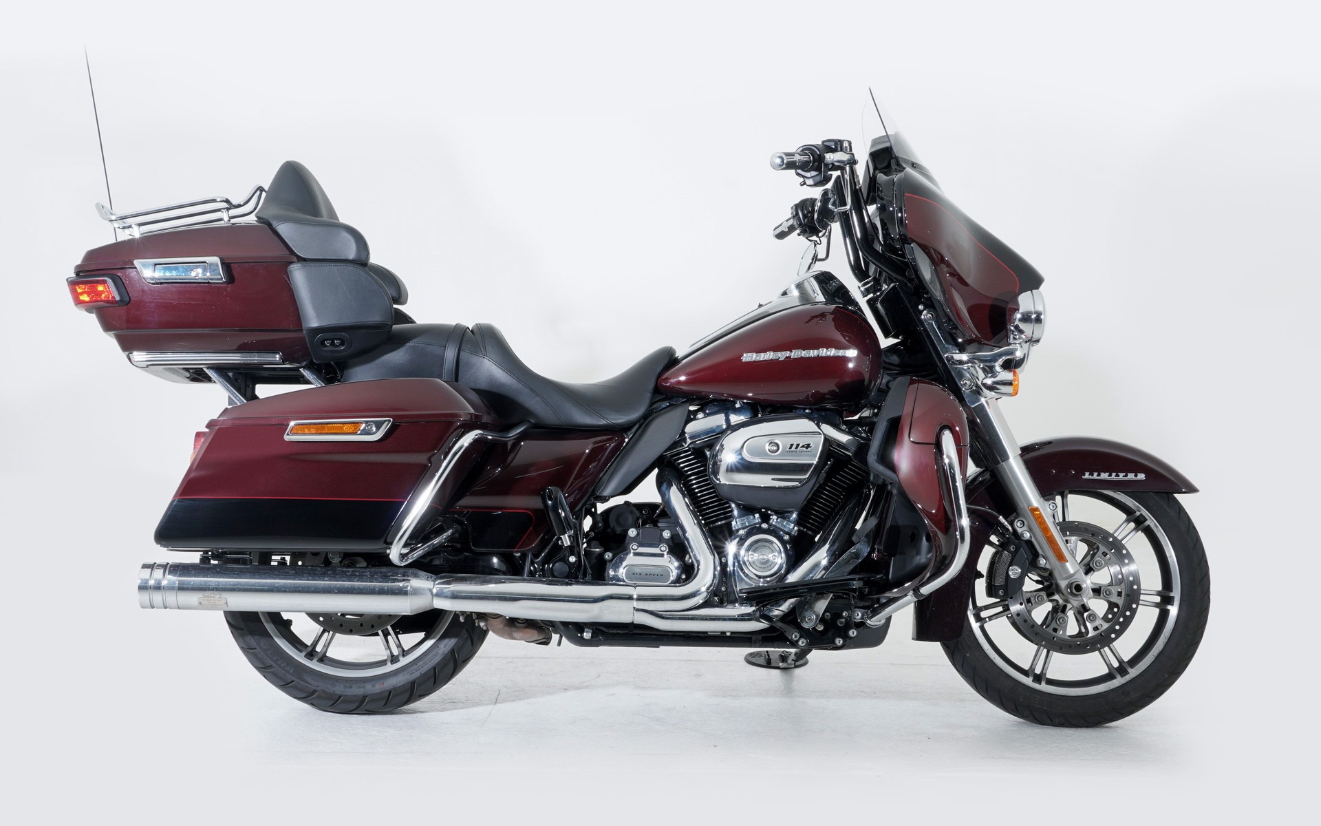 HARLEY-DAVIDSON FLHTK Electra Glide Ultra Limited 114-showroom-element-1