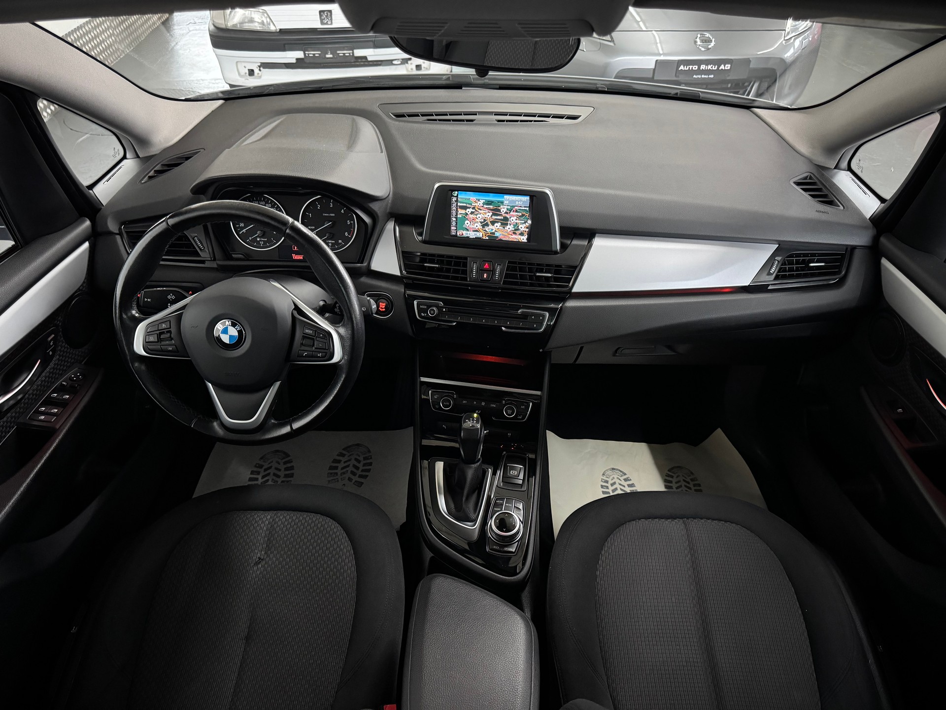 BMW 218d xDrive Gran Tourer Steptronic-image-14