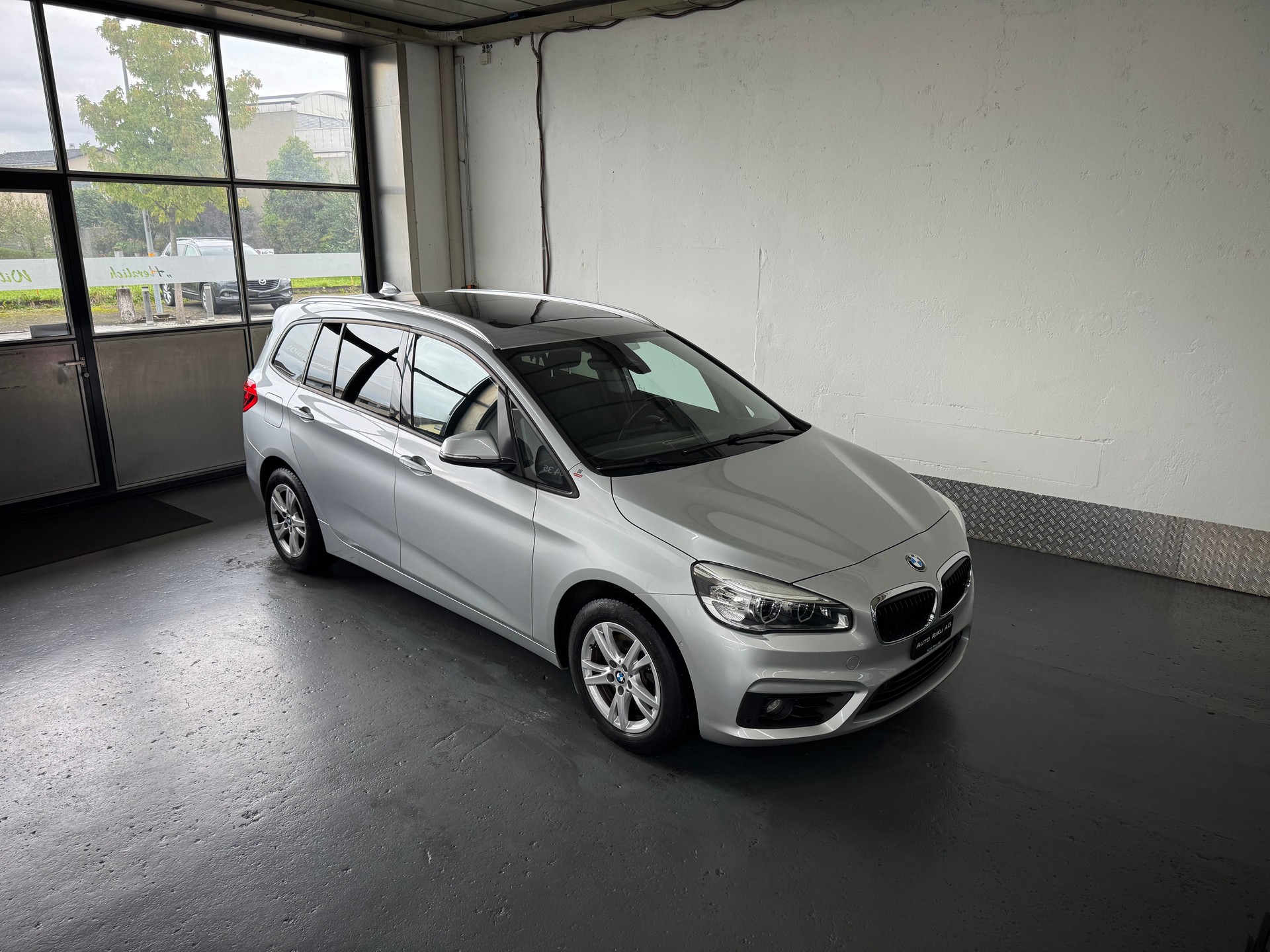 BMW 218d xDrive Gran Tourer Steptronic-image-0