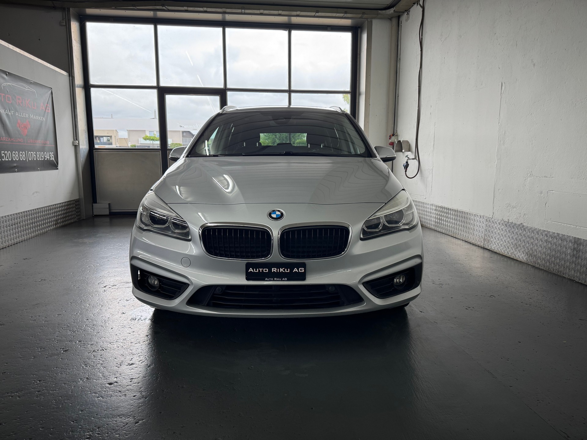 BMW 218d xDrive Gran Tourer Steptronic-image-3