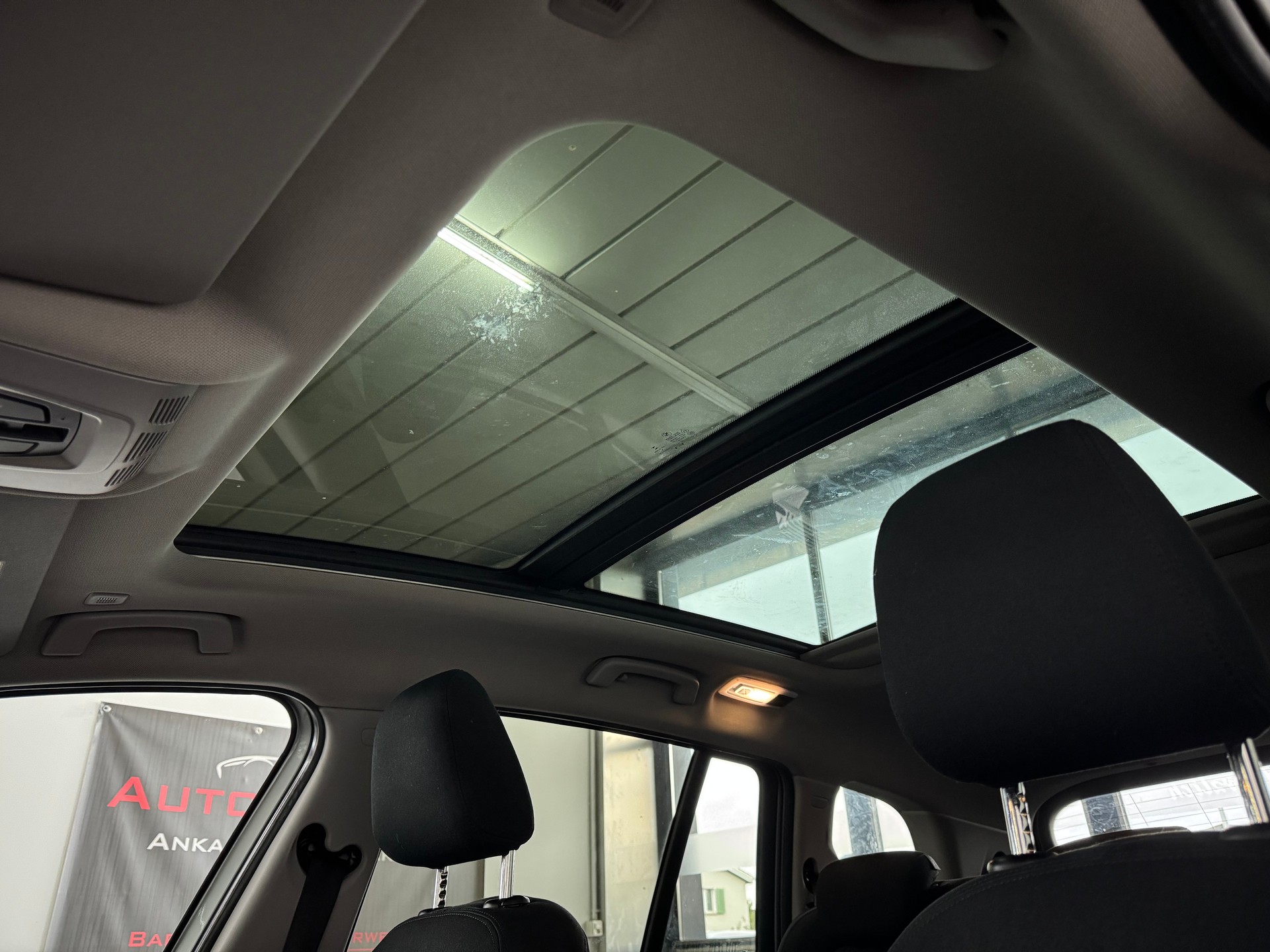 BMW 218d xDrive Gran Tourer Steptronic-image-17