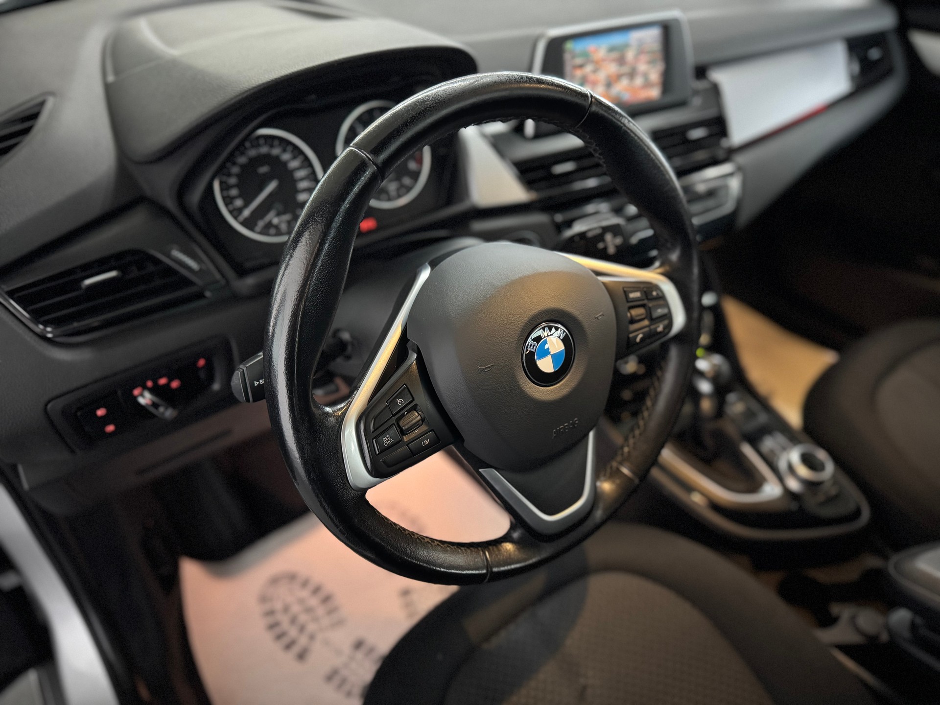 BMW 218d xDrive Gran Tourer Steptronic-image-11