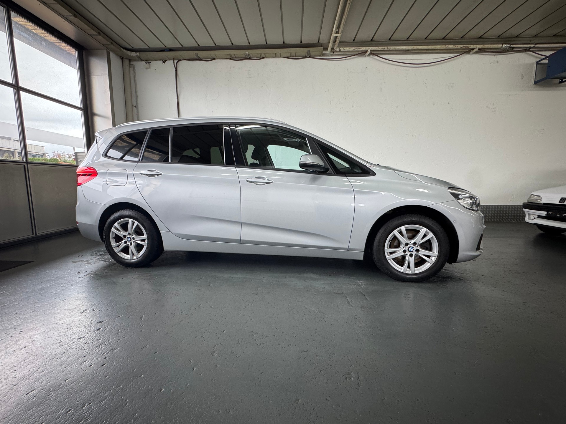 BMW 218d xDrive Gran Tourer Steptronic-image-6