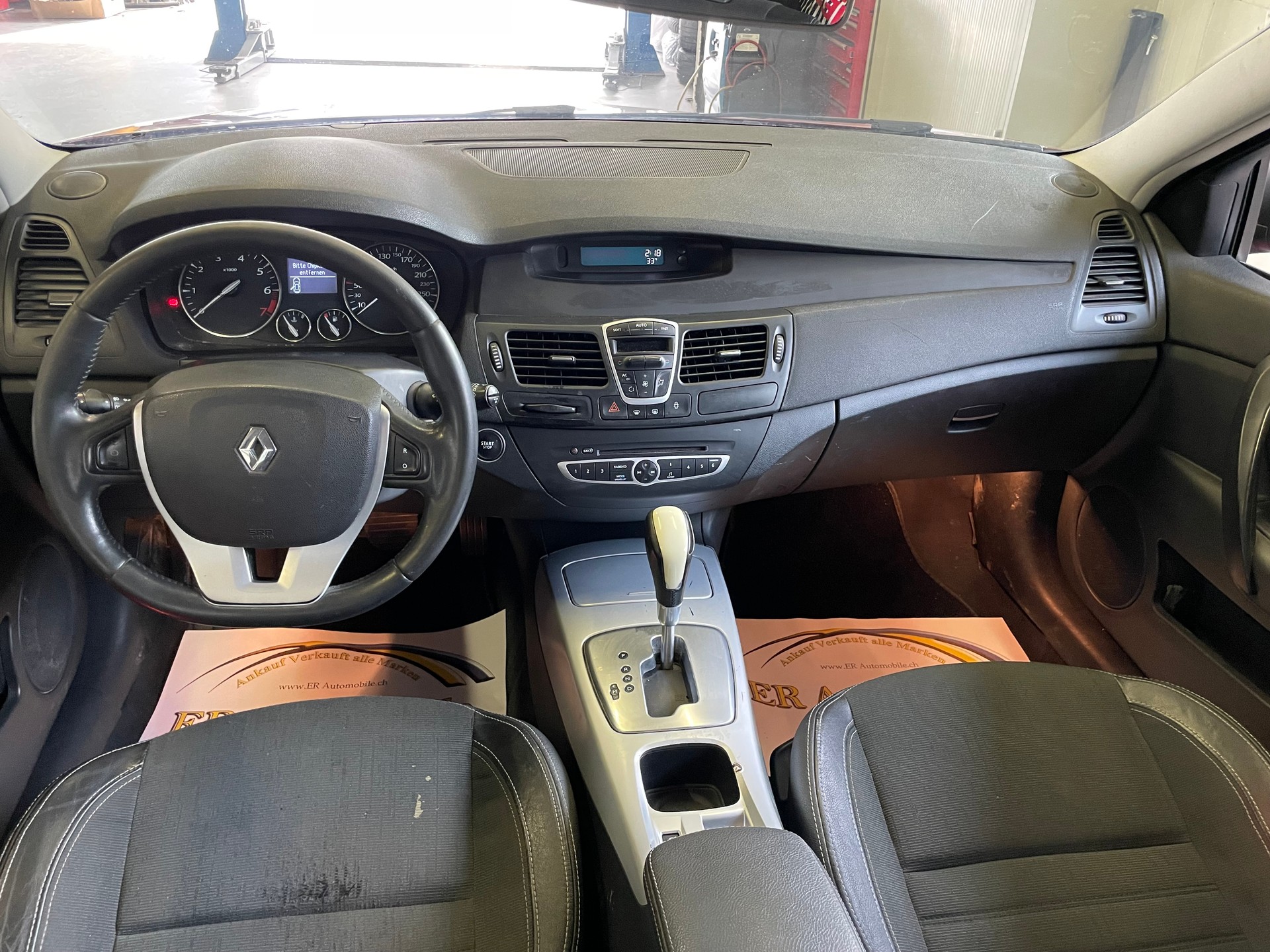 RENAULT Laguna Grandtour 2.0 16V T Dynamique Automatic-image-7