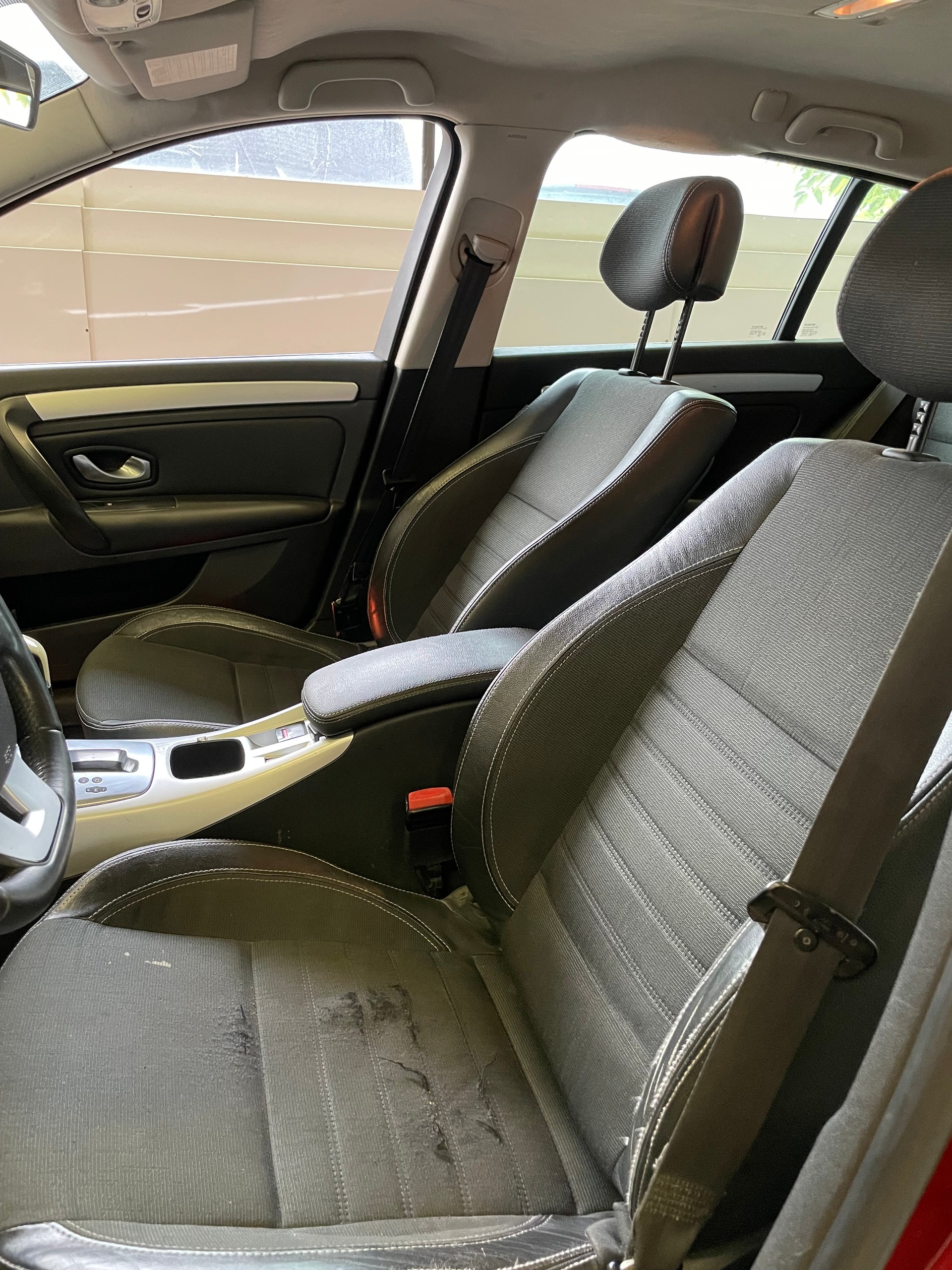 RENAULT Laguna Grandtour 2.0 16V T Dynamique Automatic-image-6