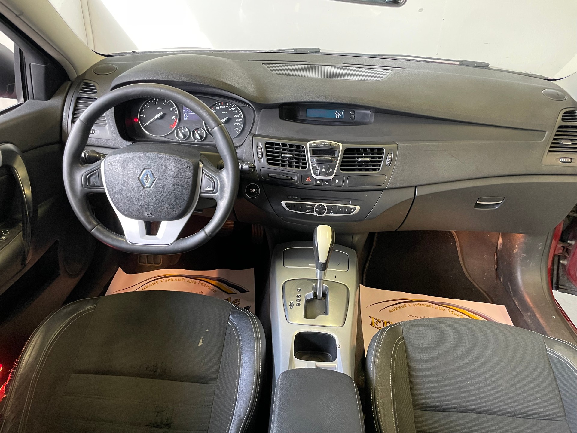 RENAULT Laguna Grandtour 2.0 16V T Dynamique Automatic-image-10