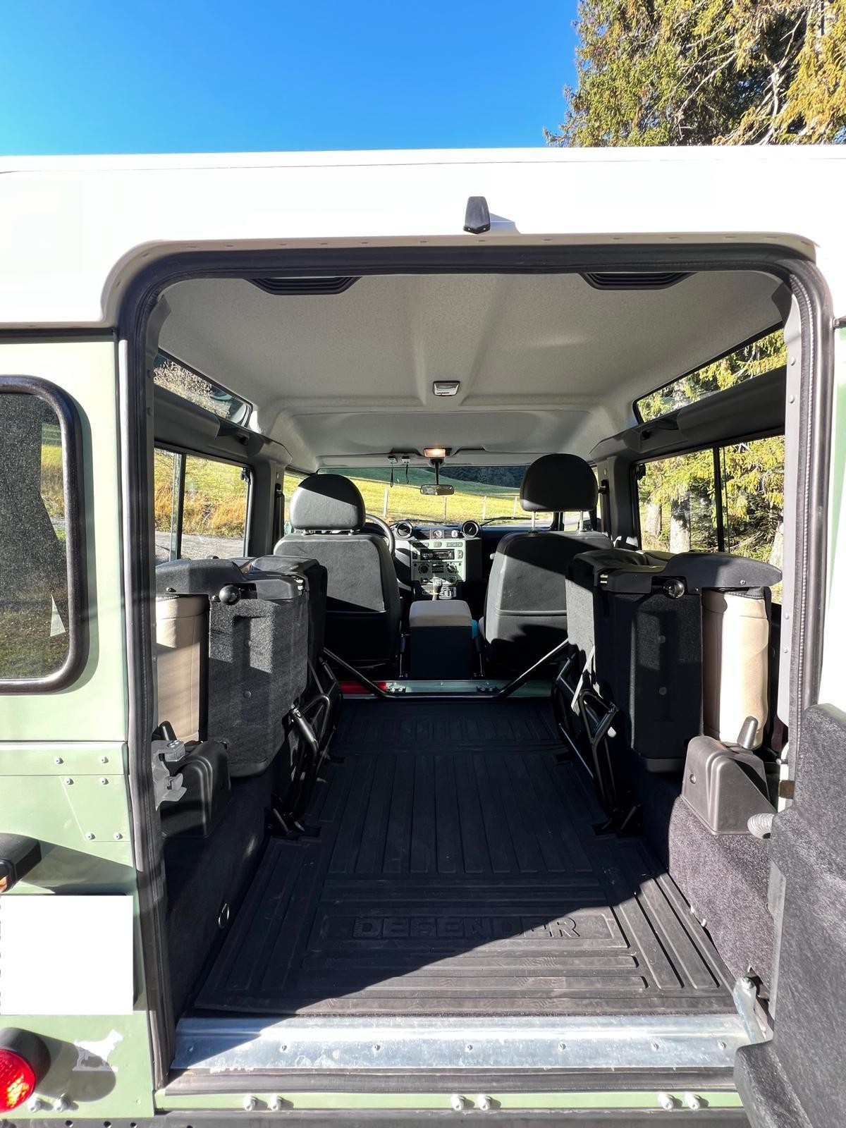 LAND ROVER Defender 90 2.2 TD4 Station Wagon Heritage-image-5