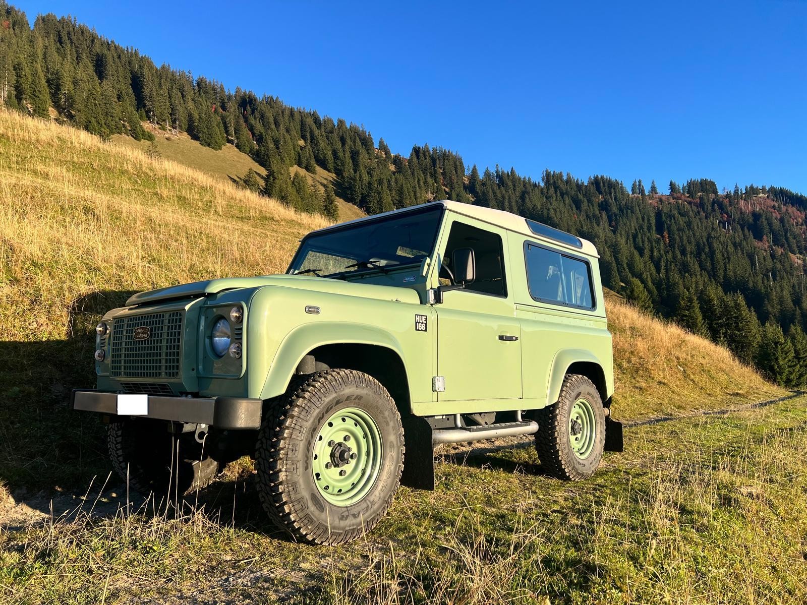 LAND ROVER Defender 90 2.2 TD4 Station Wagon Heritage-image-6