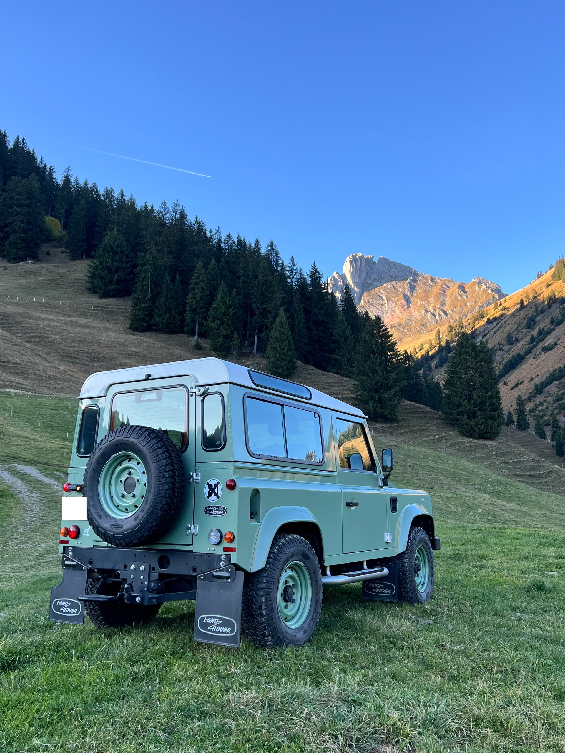 LAND ROVER Defender 90 2.2 TD4 Station Wagon Heritage-image-9